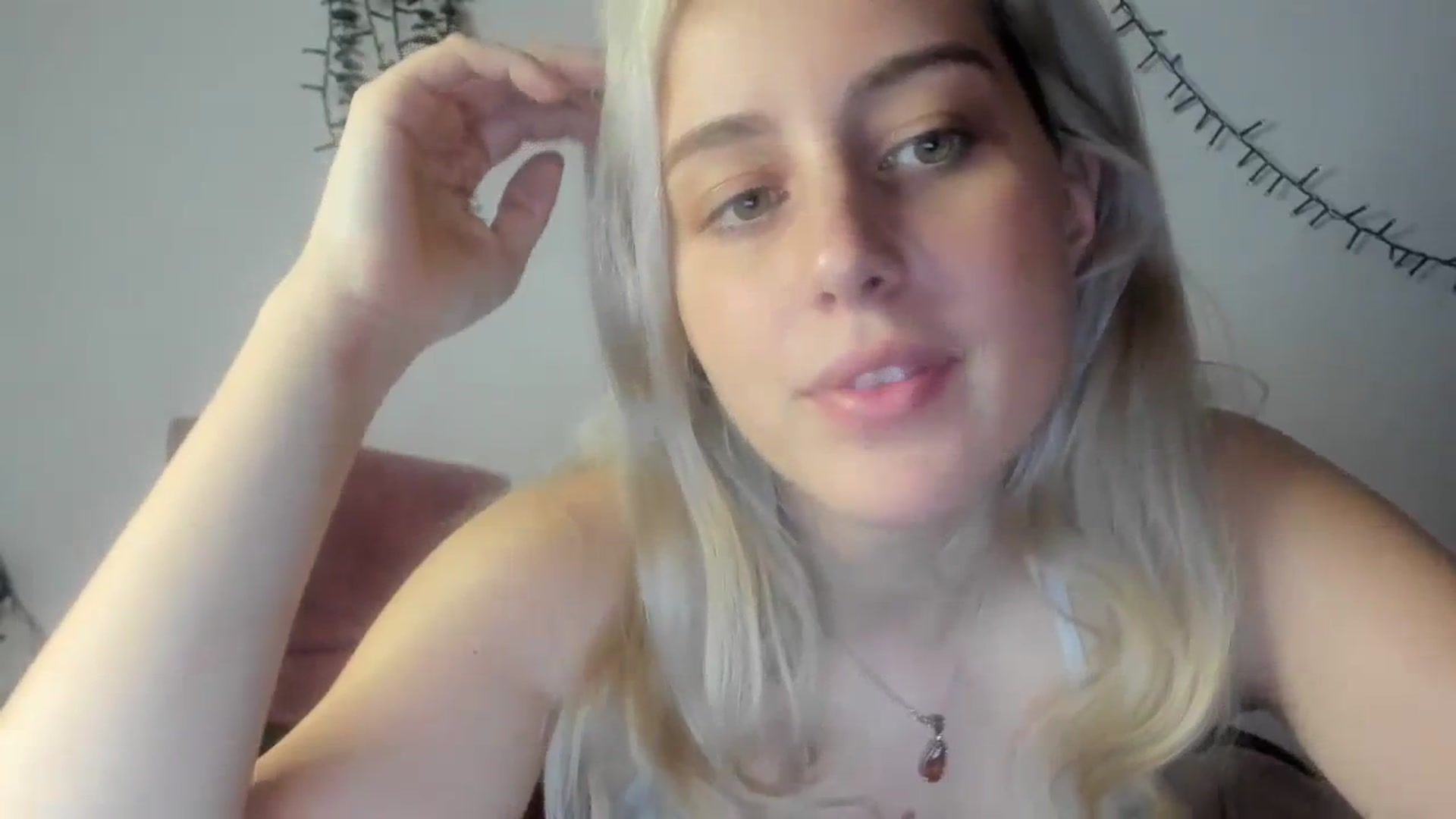 Gallery image thumbnail from AliceKatz's myfreecams stream on, 02/21/2024, 16:19 image 16 of 20
