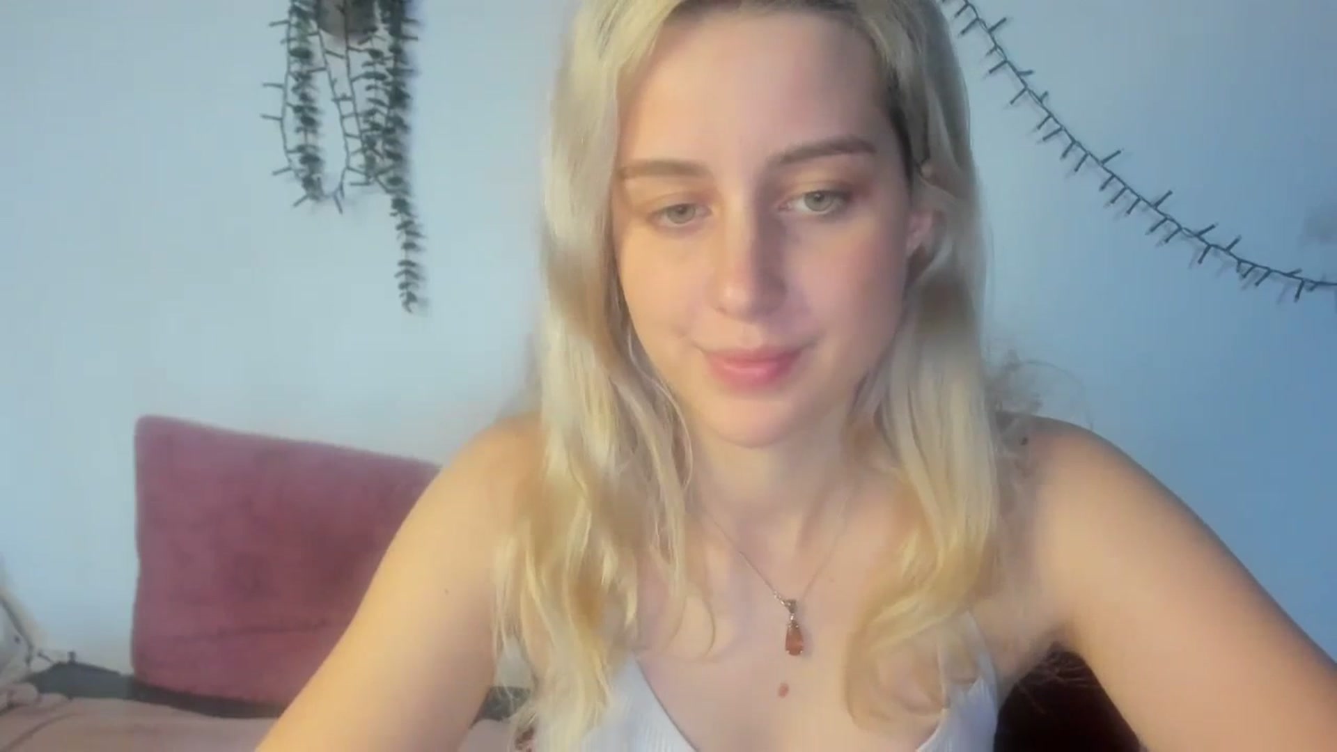 Gallery image thumbnail from AliceKatz's myfreecams stream on, 02/21/2024, 16:19 image 9 of 20