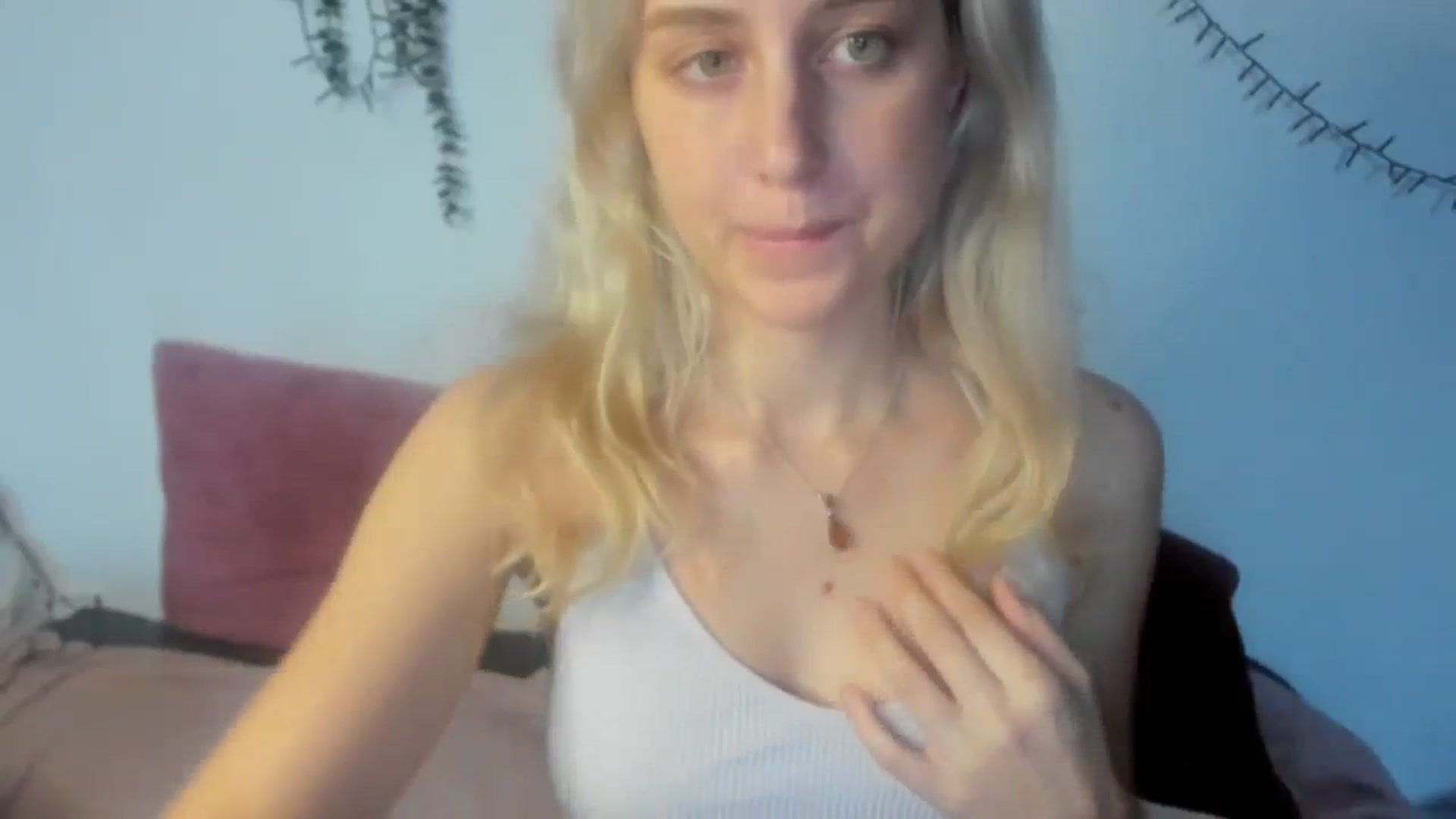 Gallery image thumbnail from AliceKatz's myfreecams stream on, 02/21/2024, 16:19 image 10 of 20