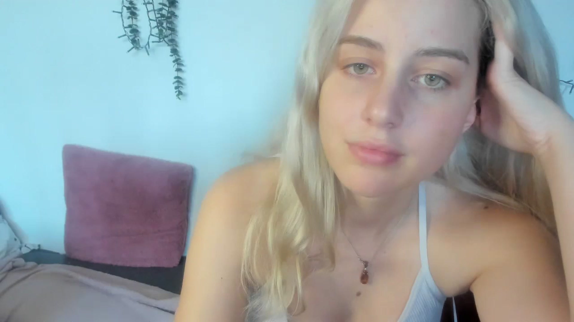 Gallery image thumbnail from AliceKatz's myfreecams stream on, 02/21/2024, 16:19 image 3 of 20