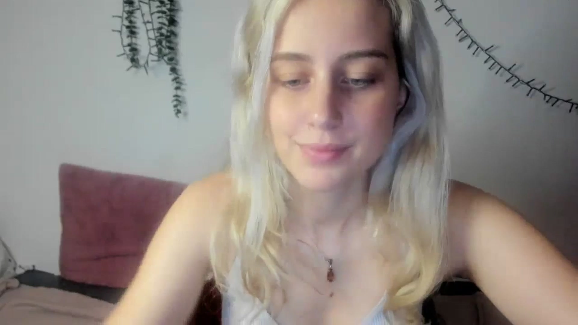Gallery image thumbnail from AliceKatz's myfreecams stream on, 02/21/2024, 16:19 image 18 of 20