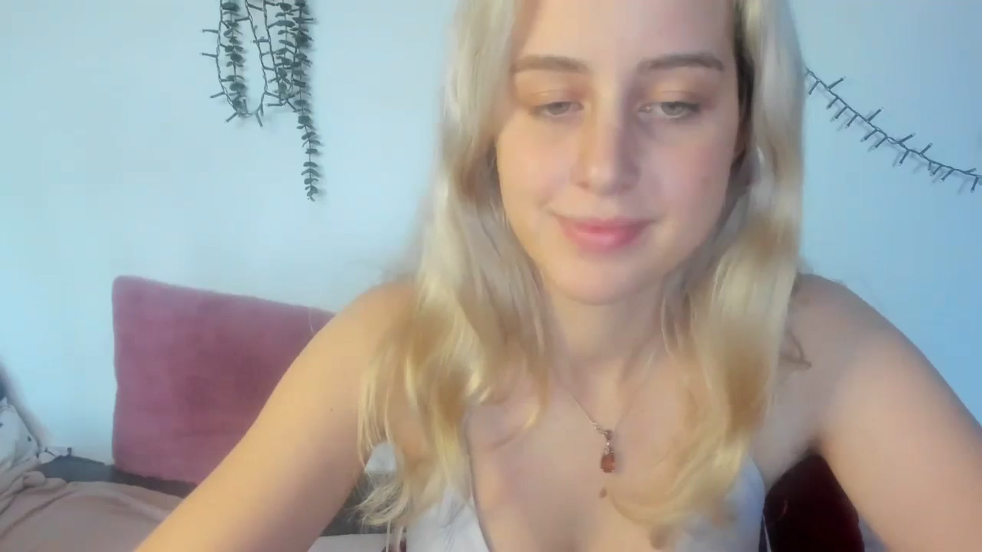Gallery image thumbnail from AliceKatz's myfreecams stream on, 02/21/2024, 16:19 image 4 of 20