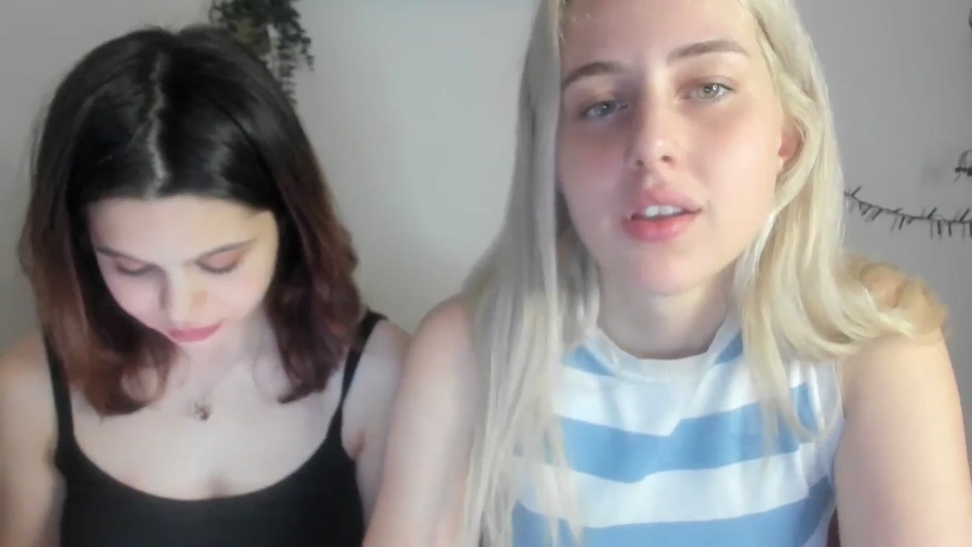Gallery image thumbnail from AliceKatz's myfreecams stream on, 03/09/2024, 19:50 image 3 of 20