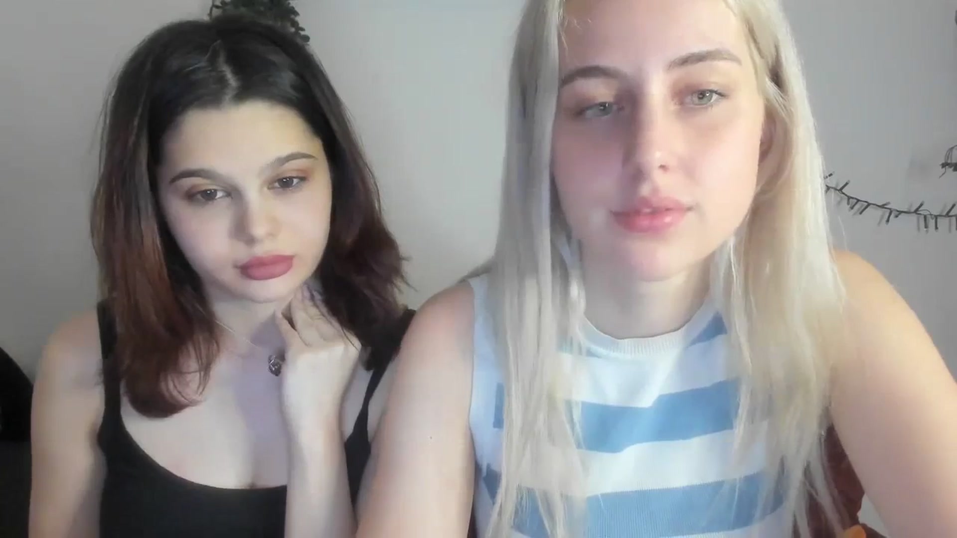 Gallery image thumbnail from AliceKatz's myfreecams stream on, 03/09/2024, 19:50 image 6 of 20