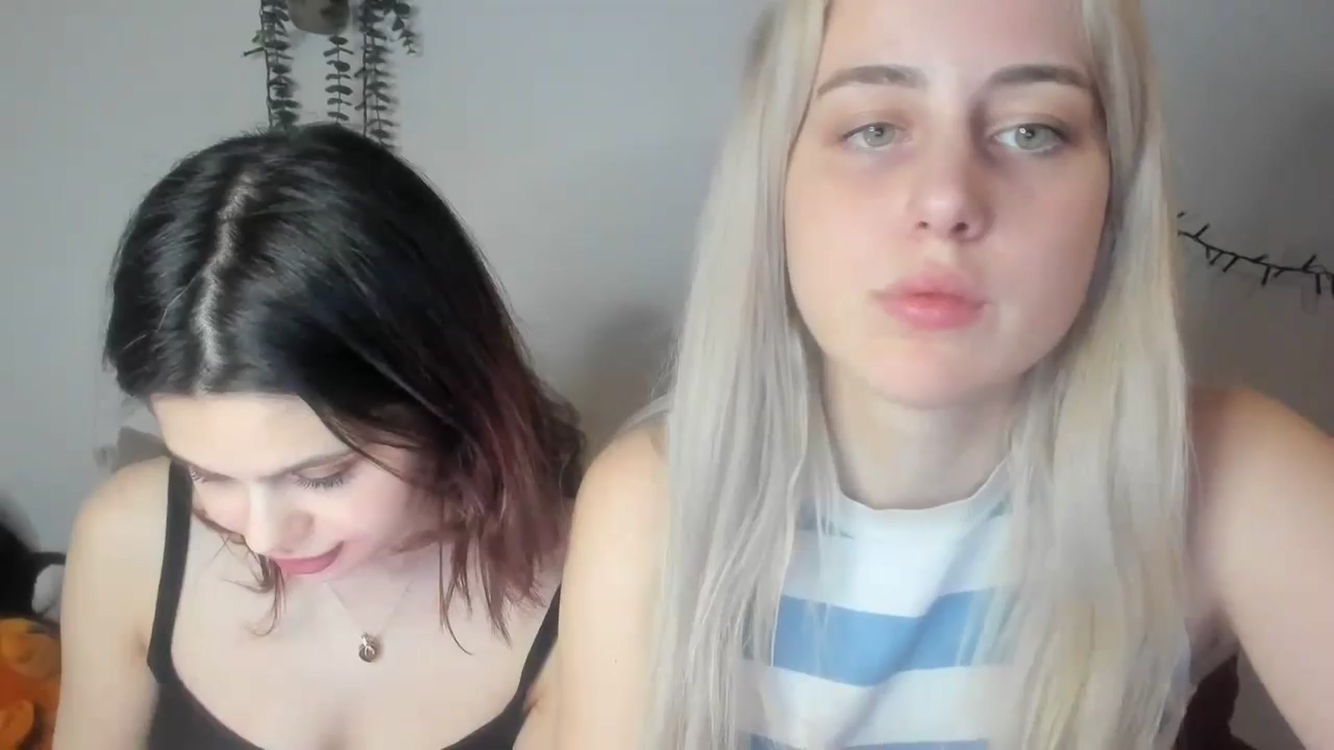 Gallery image thumbnail from AliceKatz's myfreecams stream on, 03/09/2024, 19:50 image 19 of 20