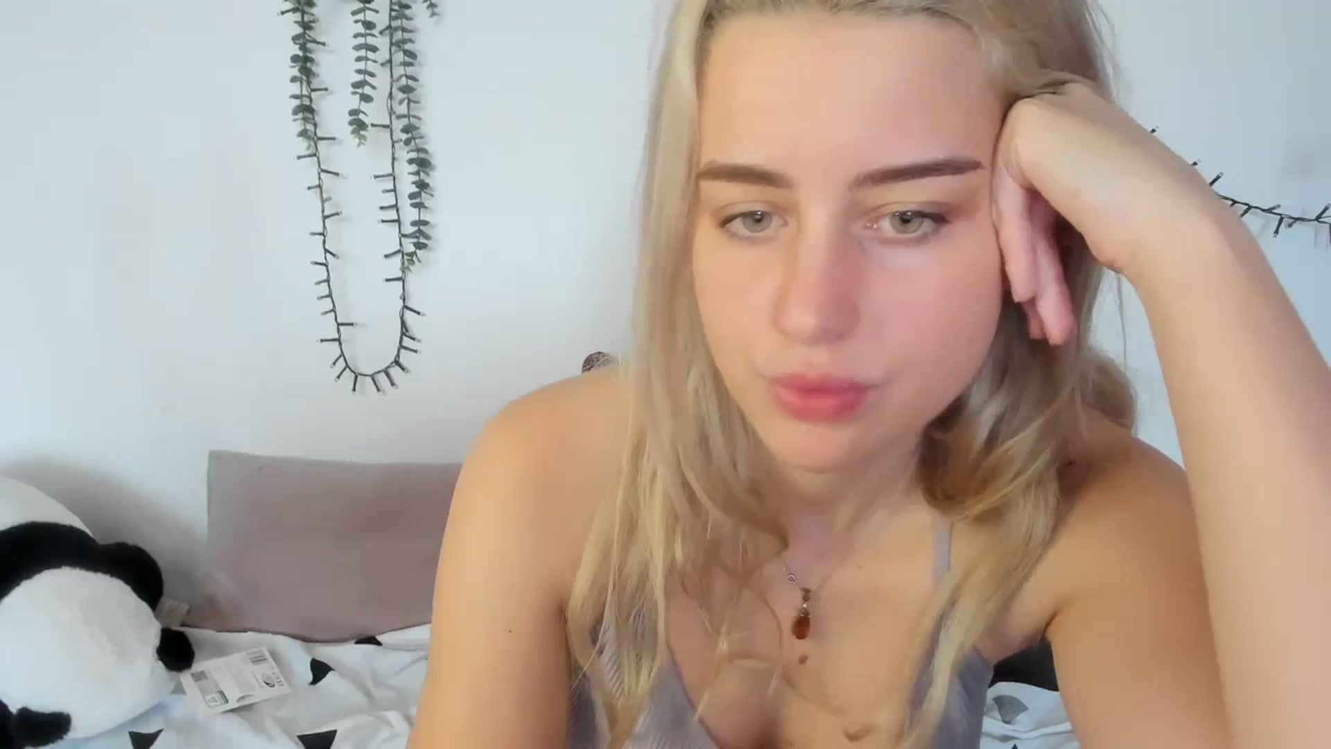 Gallery image thumbnail from AliceKatz's myfreecams stream on, 03/12/2024, 11:47 image 18 of 20