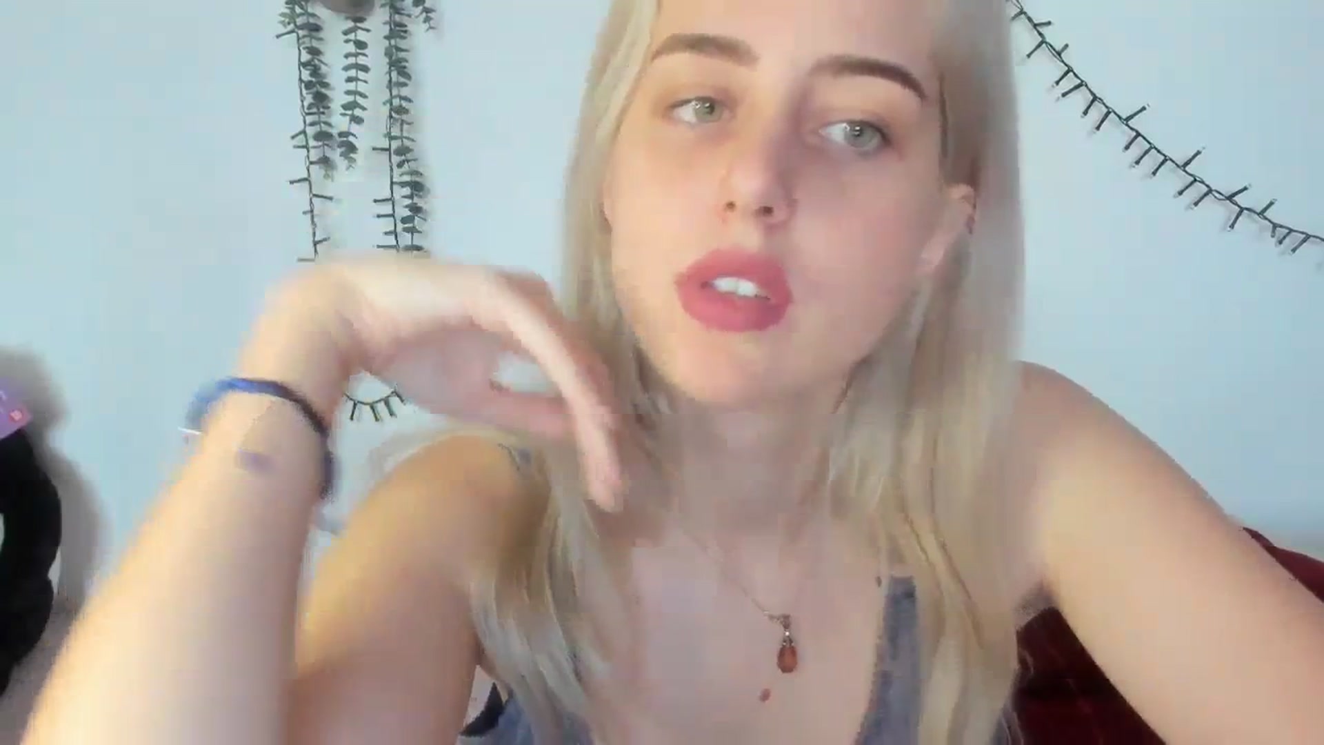 Gallery image thumbnail from AliceKatz's myfreecams stream on, 03/13/2024, 14:40 image 19 of 20
