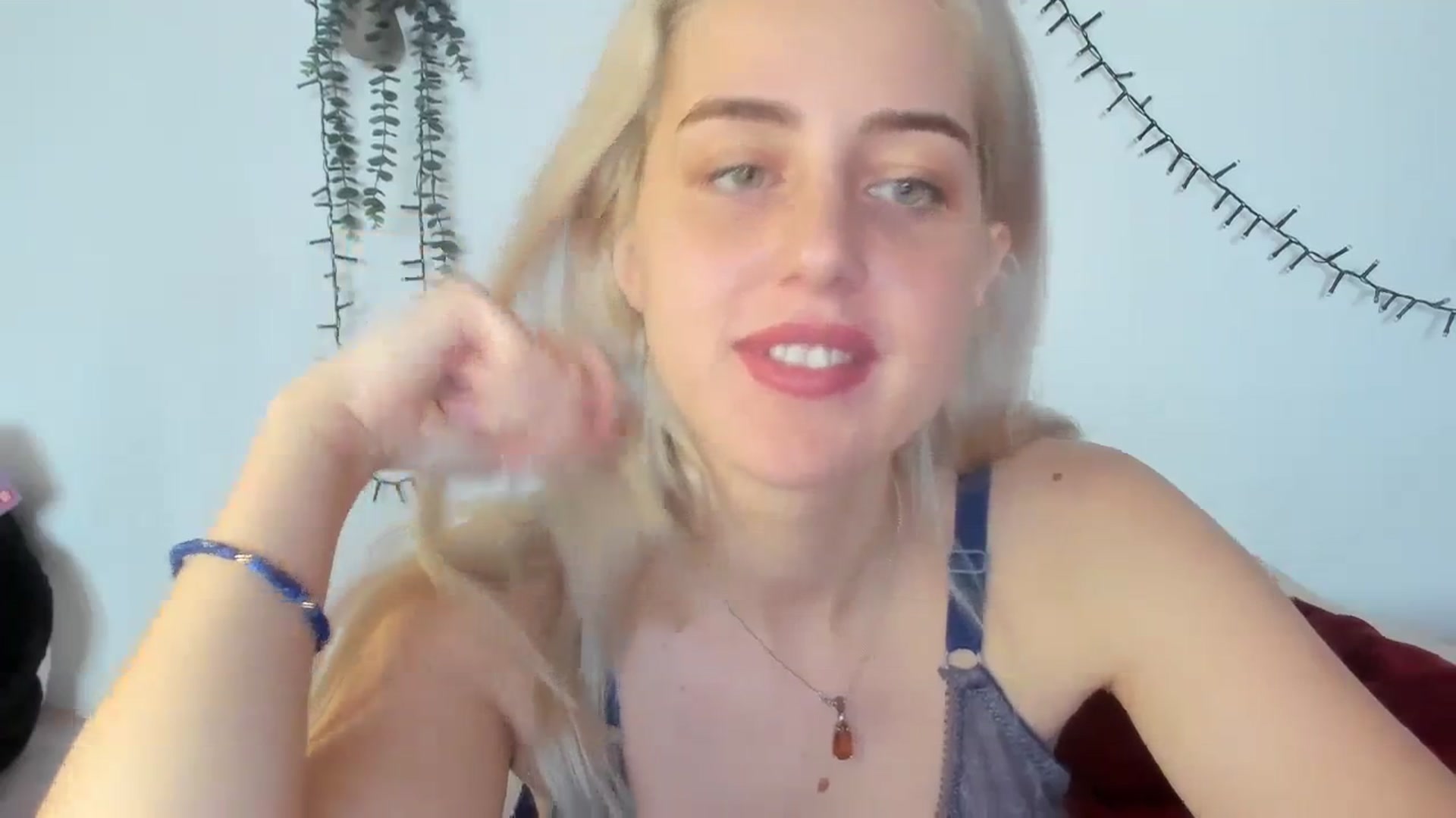 Gallery image thumbnail from AliceKatz's myfreecams stream on, 03/13/2024, 14:40 image 13 of 20