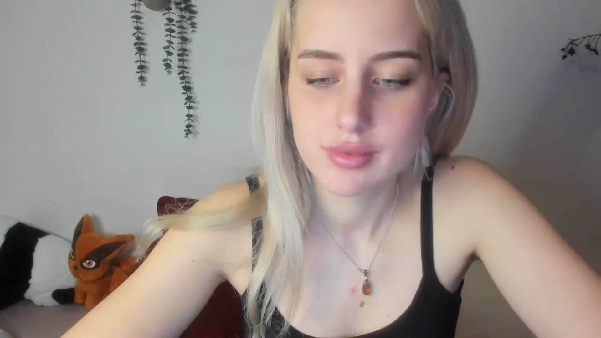 Gallery image thumbnail from AliceKatz's myfreecams stream on, 03/17/2024, 19:22 image 15 of 20