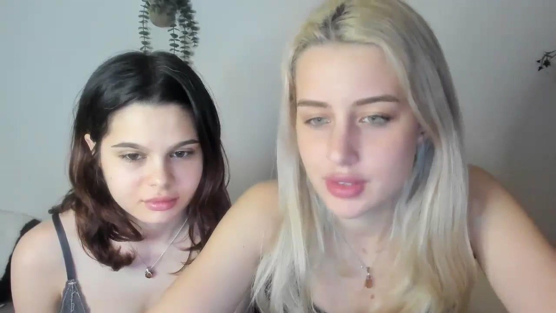 Gallery image thumbnail from AliceKatz's myfreecams stream on, 03/17/2024, 19:22 image 2 of 20