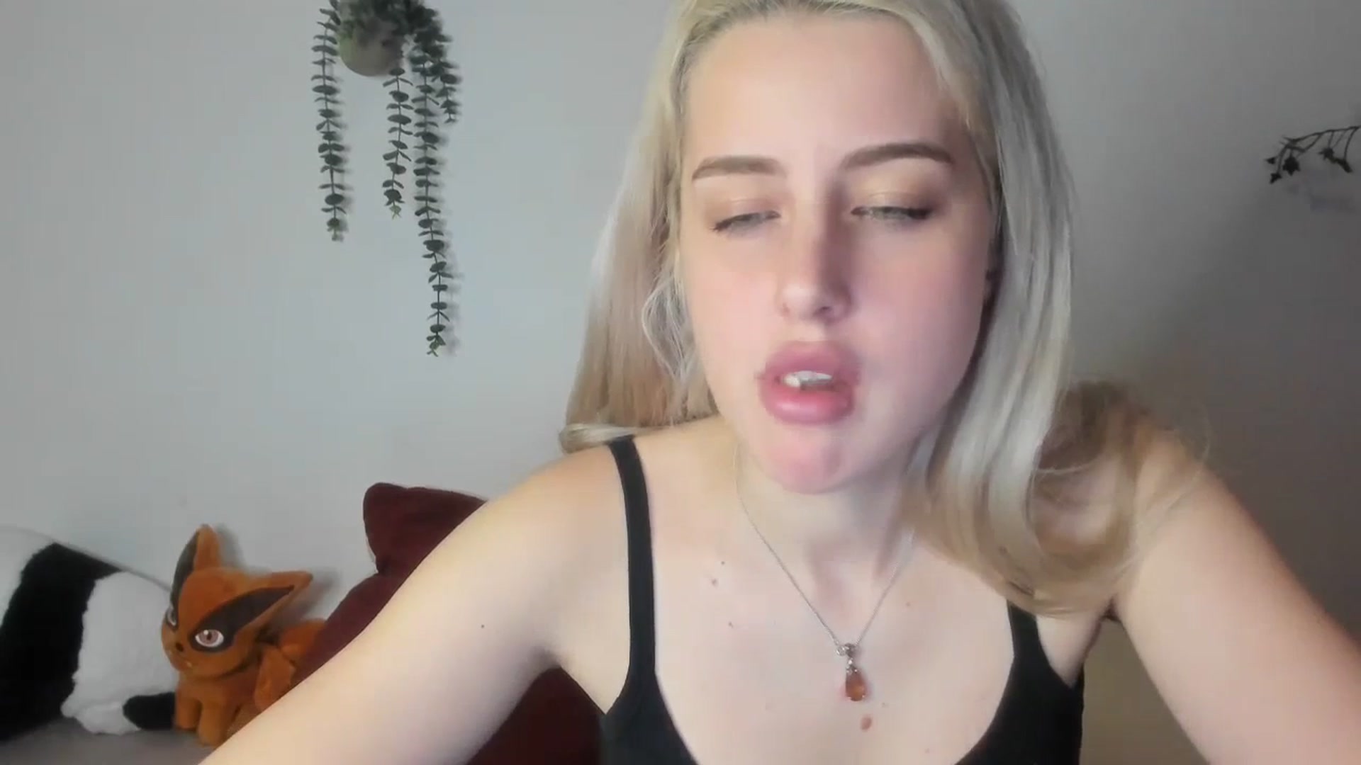 Gallery image thumbnail from AliceKatz's myfreecams stream on, 03/17/2024, 19:22 image 10 of 20
