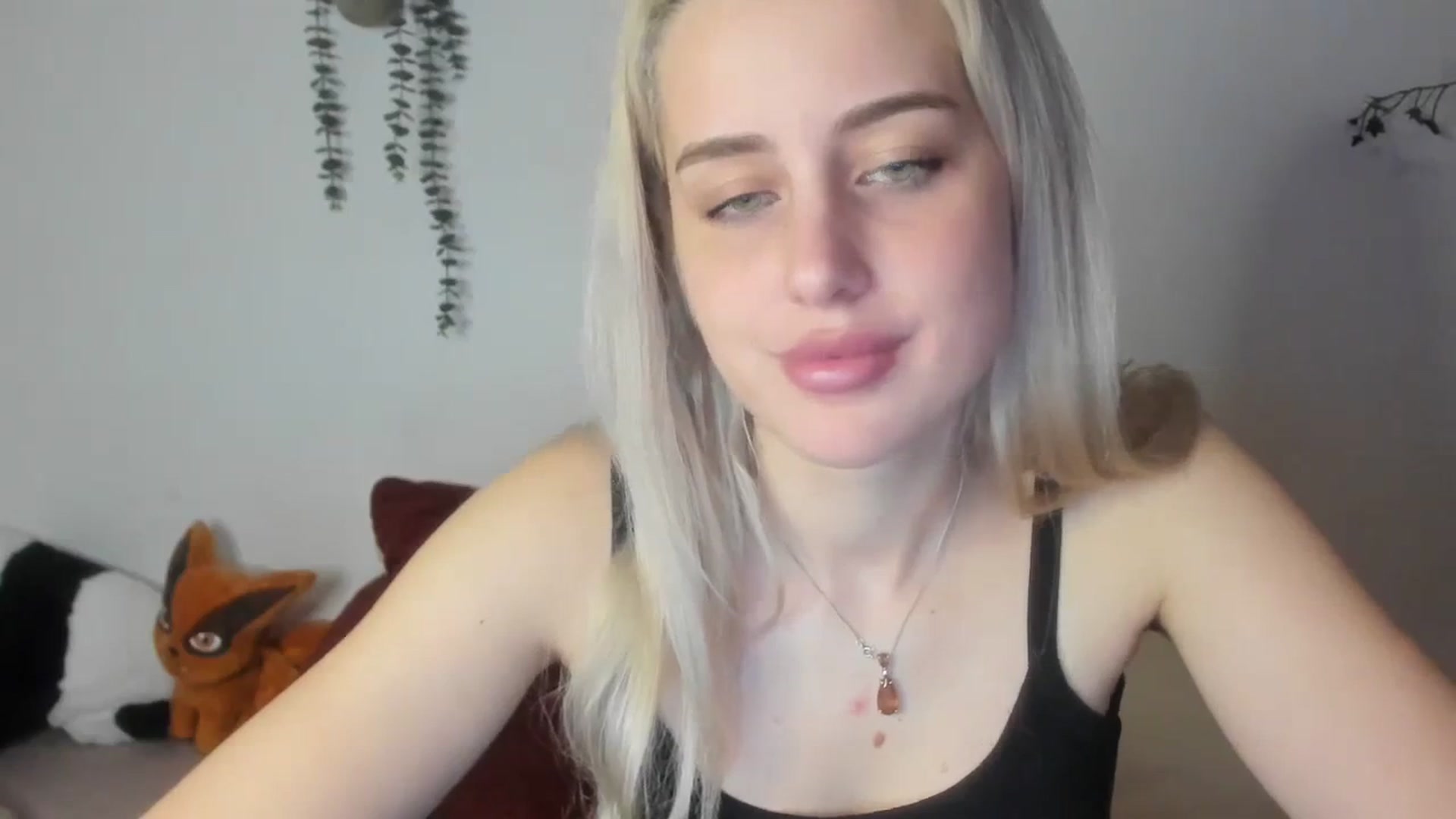 Gallery image thumbnail from AliceKatz's myfreecams stream on, 03/17/2024, 19:22 image 14 of 20