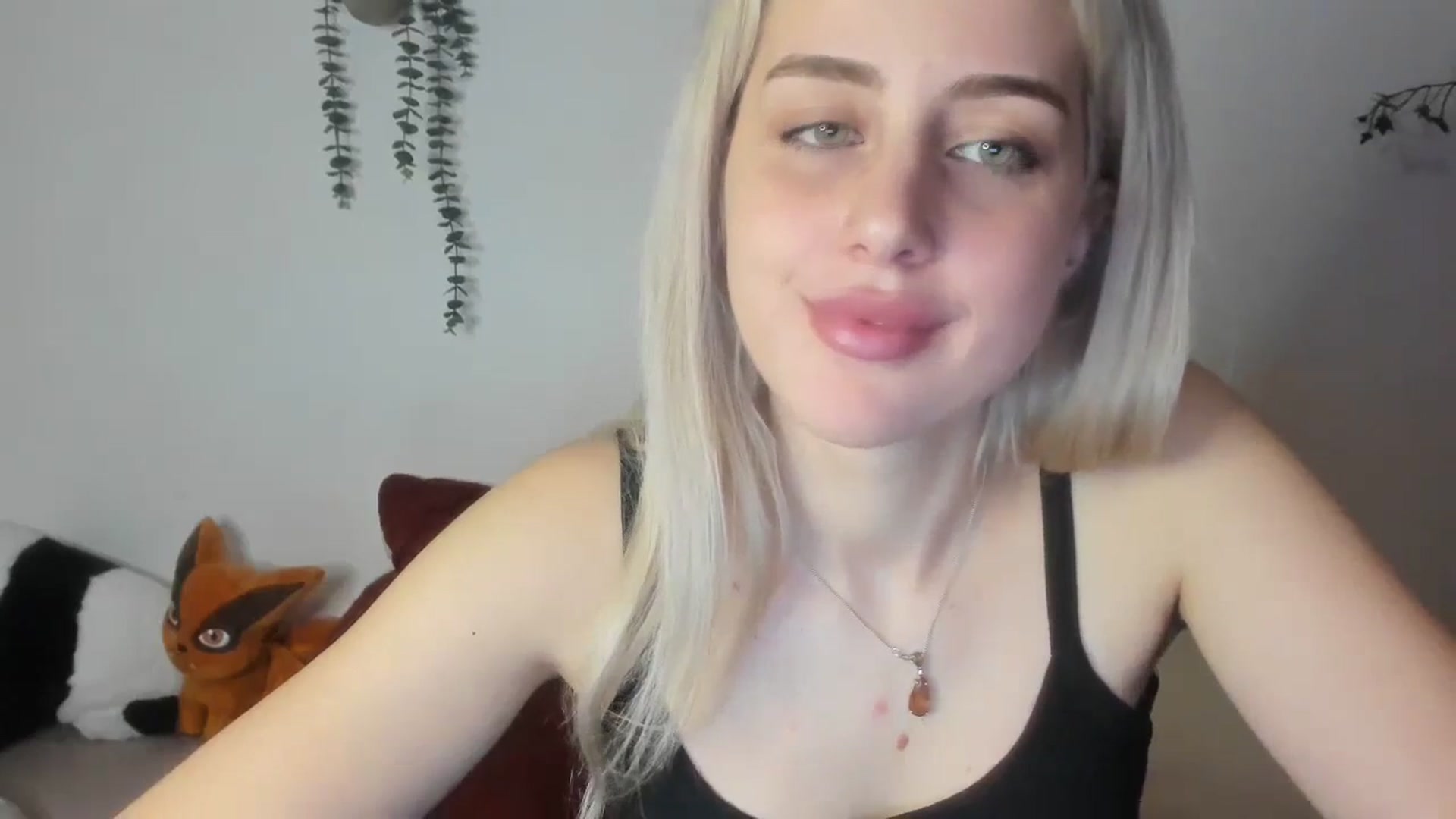 Gallery image thumbnail from AliceKatz's myfreecams stream on, 03/17/2024, 19:22 image 16 of 20