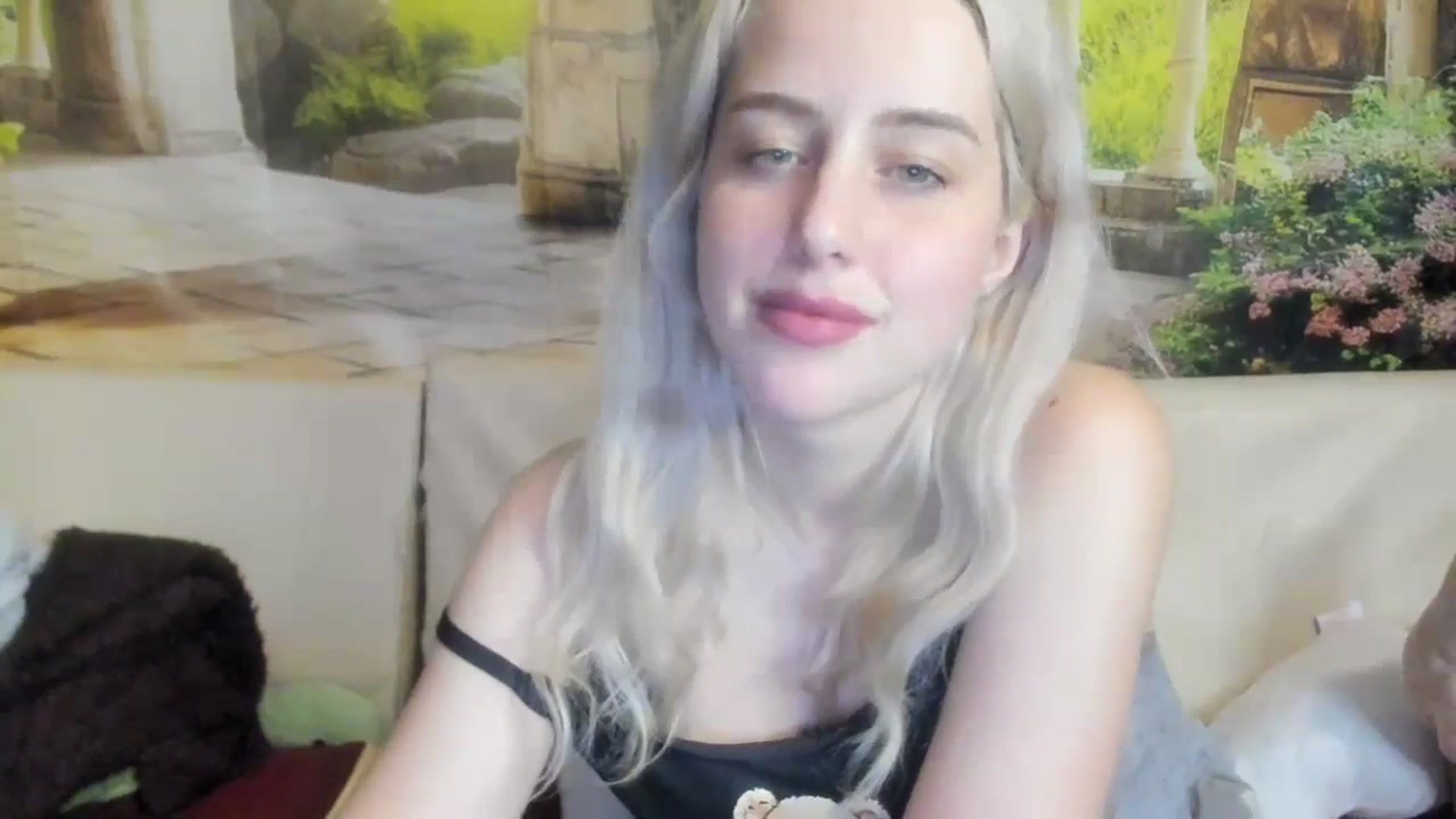 Gallery image thumbnail from AliceKatz's myfreecams stream on, 03/25/2024, 18:32 image 6 of 20