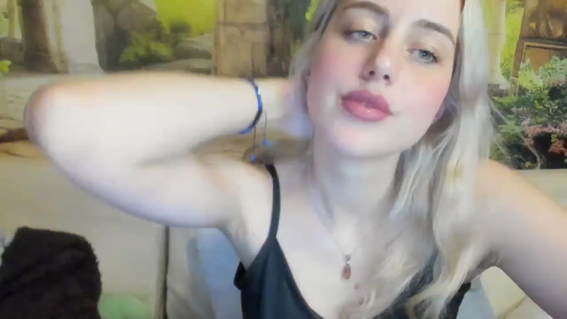 Gallery image thumbnail from AliceKatz's myfreecams stream on, 03/25/2024, 18:32 image 16 of 20