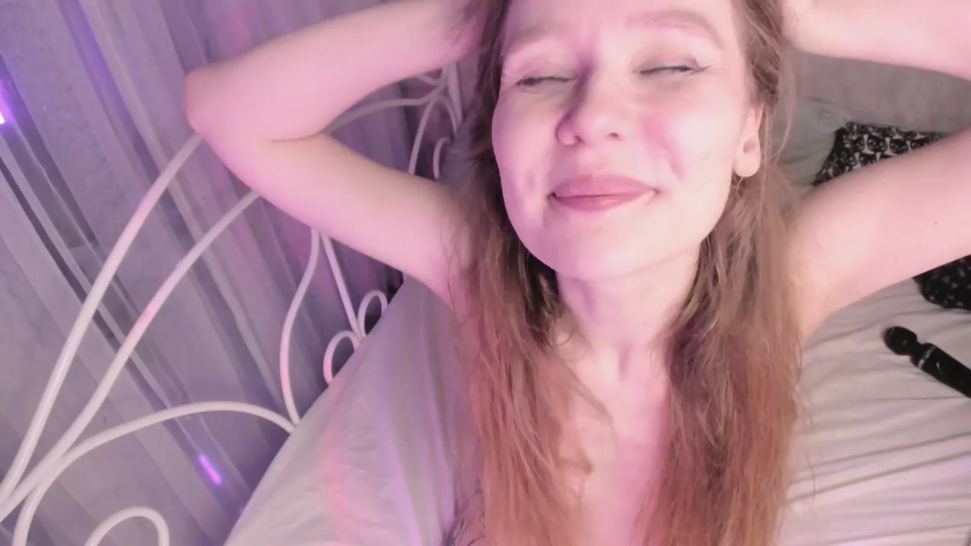 Gallery image thumbnail from AliceKinkyGir's myfreecams stream on, 03/27/2024, 19:32 image 20 of 20