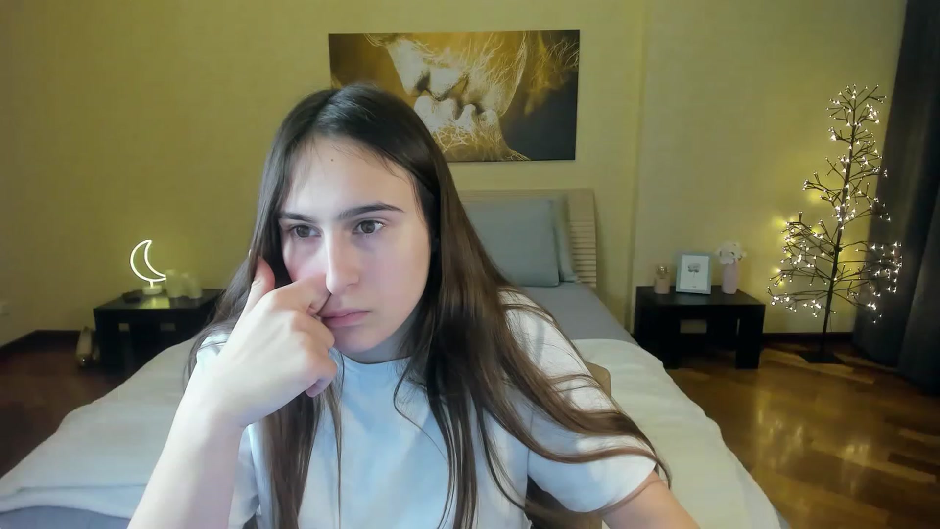 Gallery image thumbnail from AliceKoltt's myfreecams stream on, 11/19/2022, 14:10 image 15 of 20