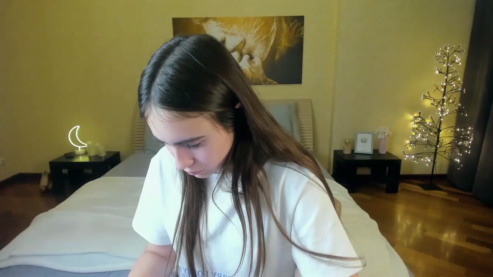Gallery image thumbnail from AliceKoltt's myfreecams stream on, 11/19/2022, 14:10 image 10 of 20