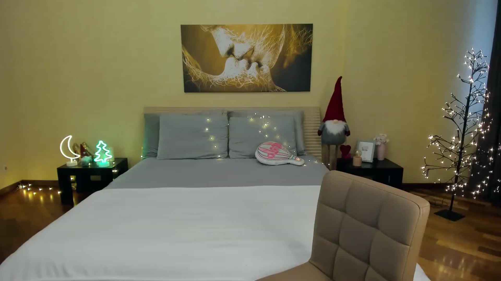 Gallery image thumbnail from AliceKoltt's myfreecams stream on, 12/25/2022, 09:28 image 20 of 20