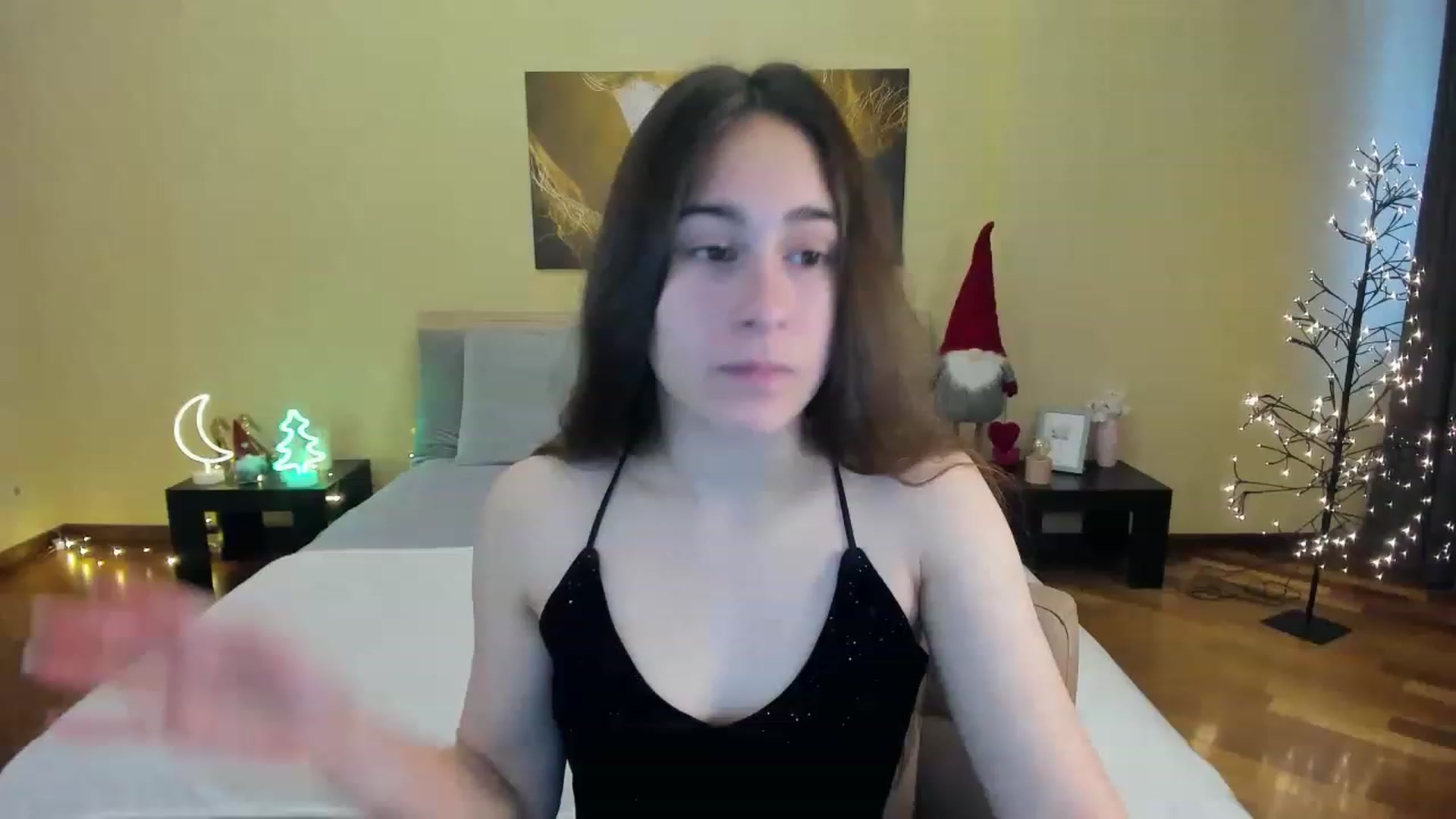 Gallery image thumbnail from AliceKoltt's myfreecams stream on, 12/25/2022, 09:59 image 3 of 20