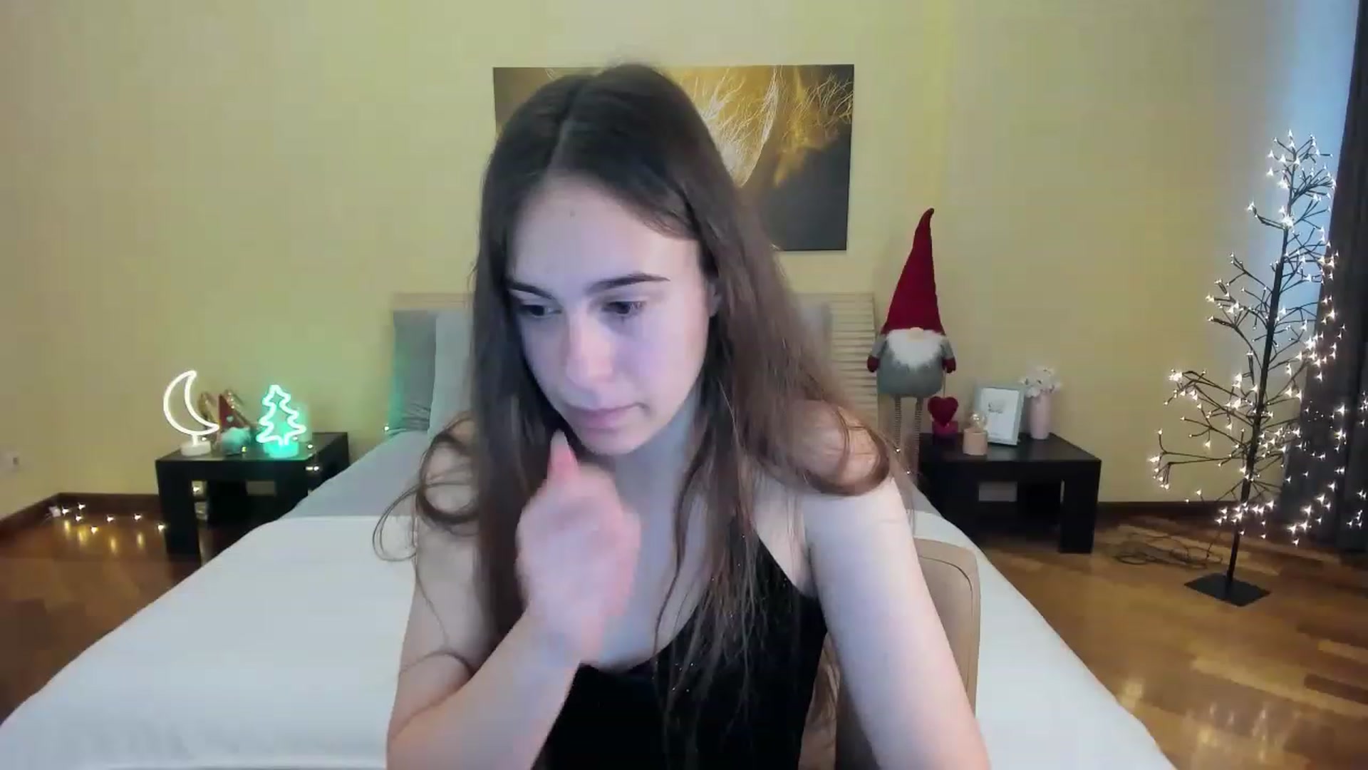 Gallery image thumbnail from AliceKoltt's myfreecams stream on, 12/25/2022, 09:59 image 17 of 20