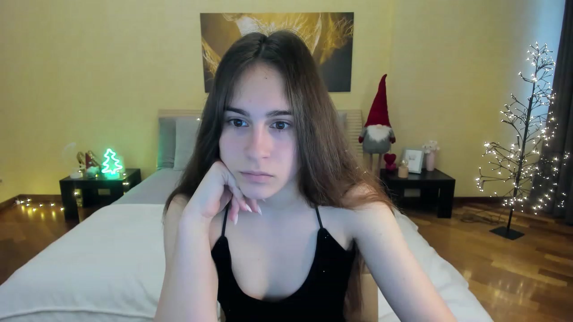 Gallery image thumbnail from AliceKoltt's myfreecams stream on, 12/25/2022, 11:40 image 2 of 20