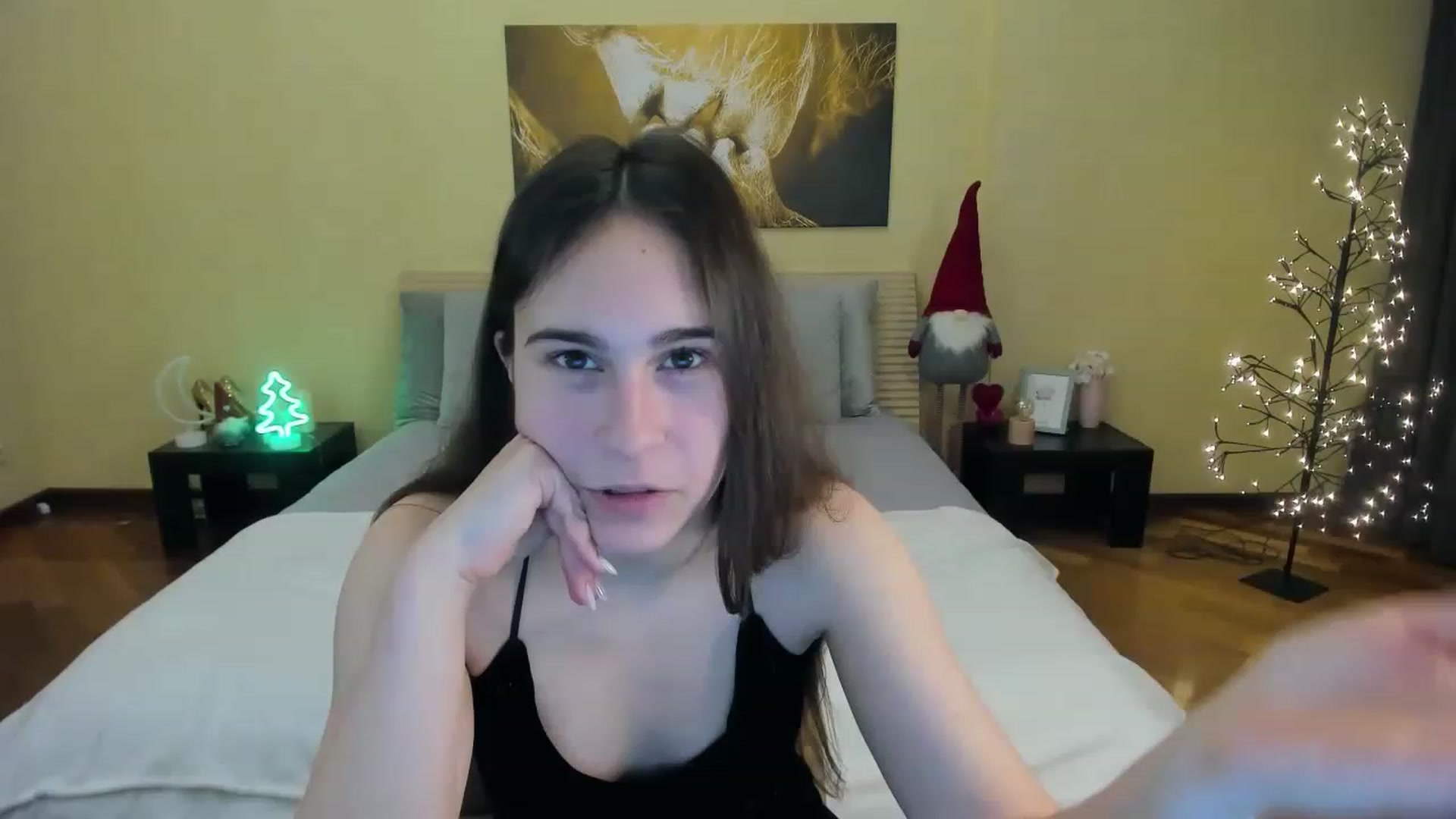 Gallery image thumbnail from AliceKoltt's myfreecams stream on, 12/25/2022, 15:35 image 2 of 20