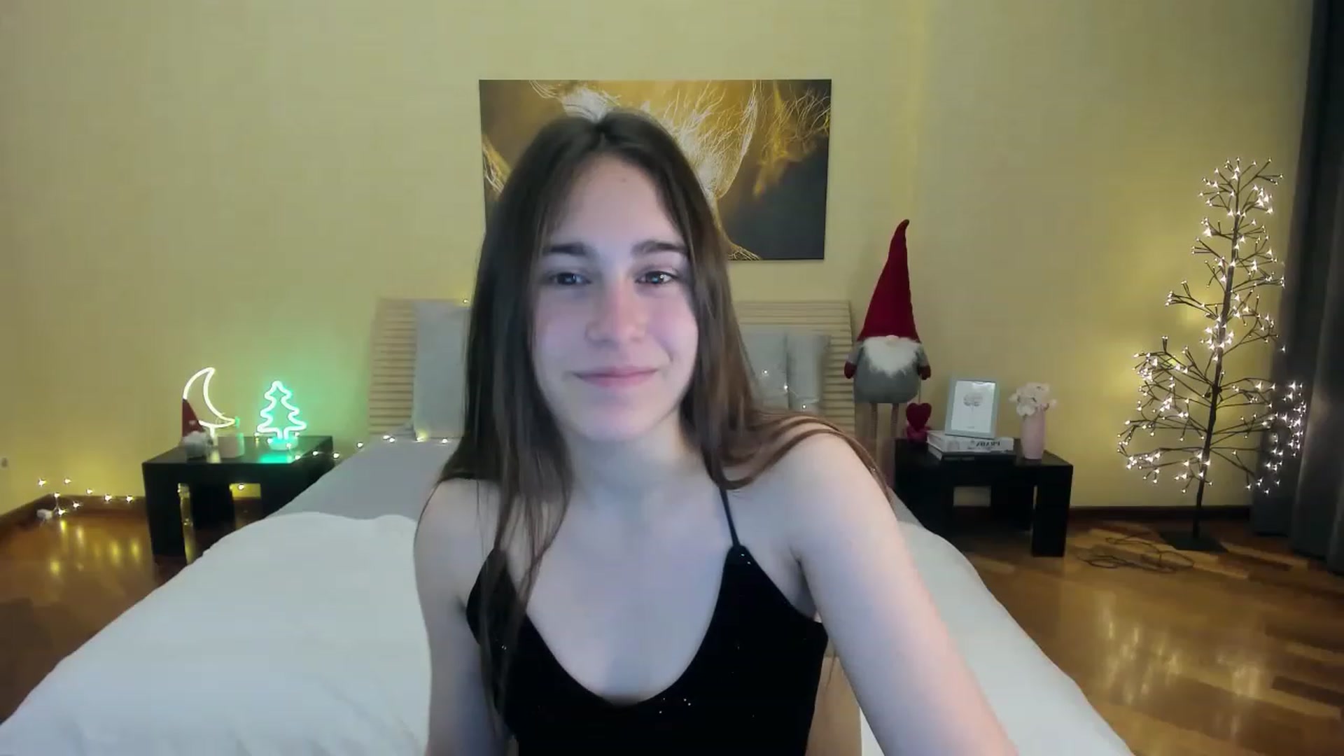 Gallery image thumbnail from AliceKoltt's myfreecams stream on, 12/26/2022, 14:34 image 13 of 20