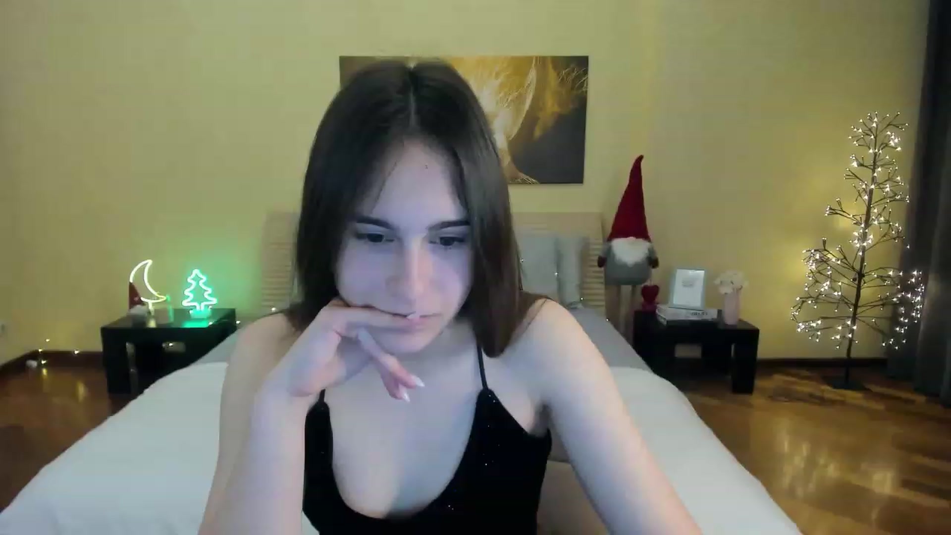 Gallery image thumbnail from AliceKoltt's myfreecams stream on, 12/26/2022, 14:34 image 1 of 20