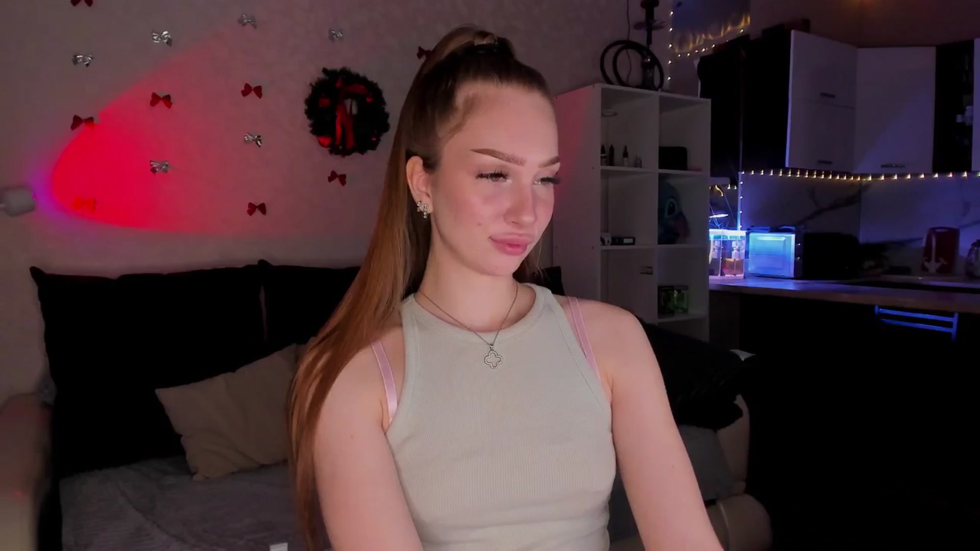 Gallery image thumbnail from AliceLababy's myfreecams stream on, 12/10/2025, 10:46 image 5 of 20