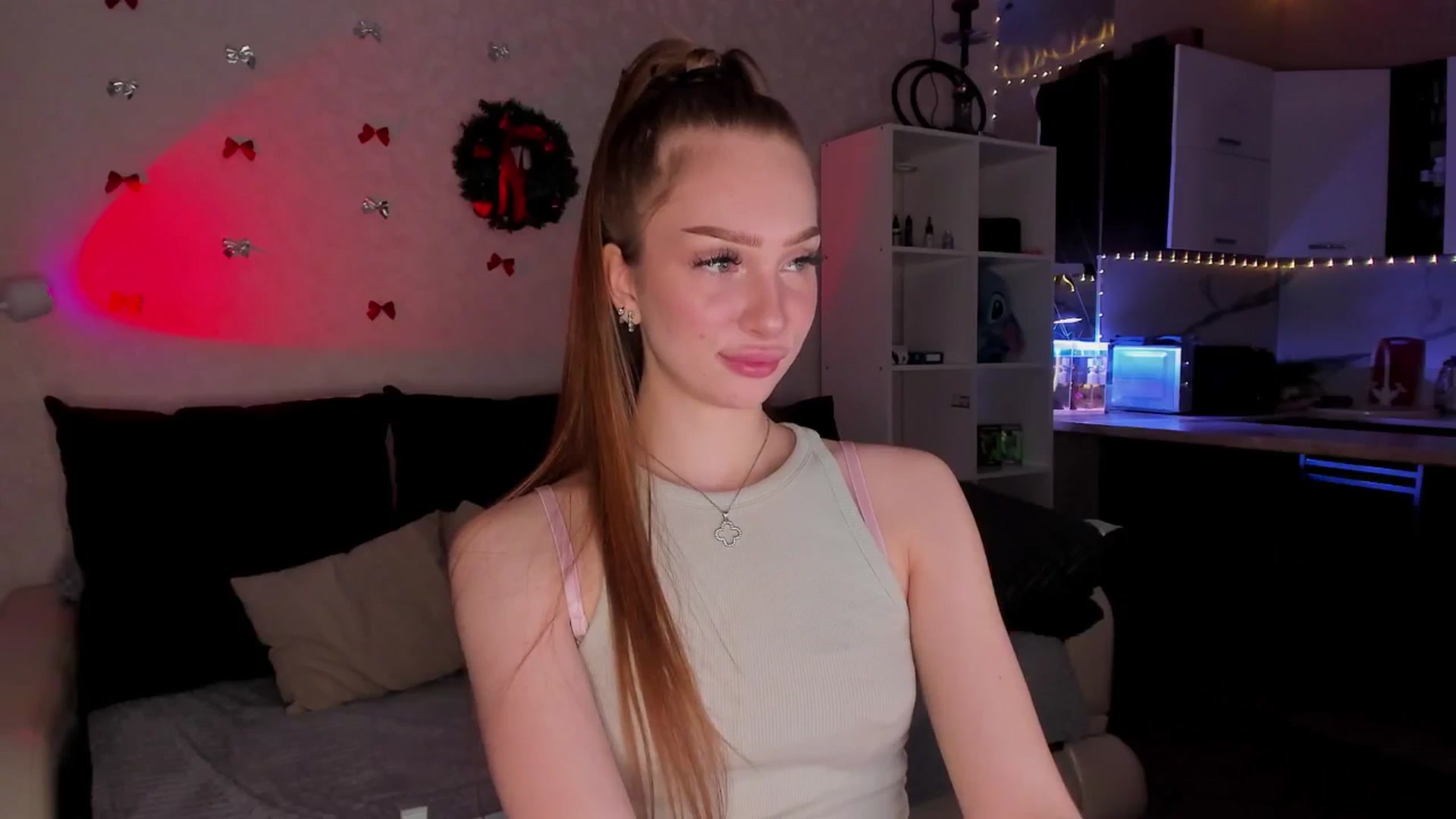 Gallery image thumbnail from AliceLababy's myfreecams stream on, 12/10/2025, 10:46 image 4 of 20