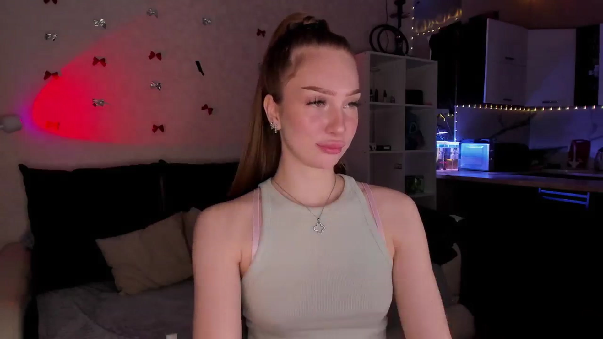 Gallery image thumbnail from AliceLababy's myfreecams stream on, 12/10/2025, 10:46 image 11 of 20