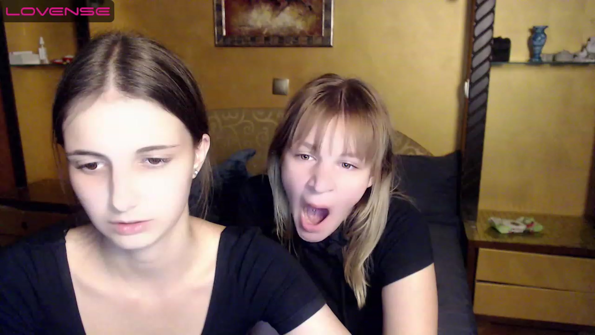 Gallery image thumbnail from AliceMoreee's myfreecams stream on, 08/10/2023, 23:38 image 17 of 20