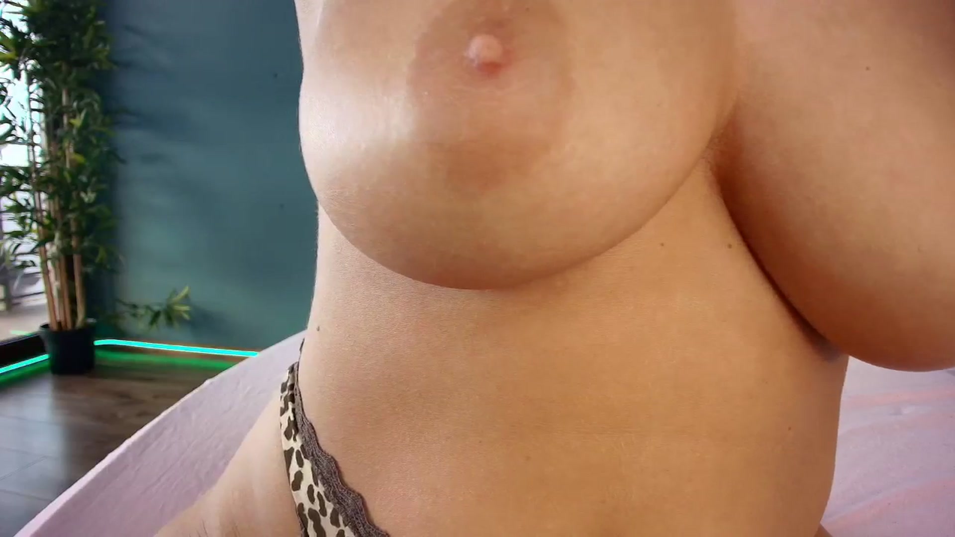 Gallery image thumbnail from AlicePirce's myfreecams stream on, 12/15/2025, 10:41 image 6 of 20