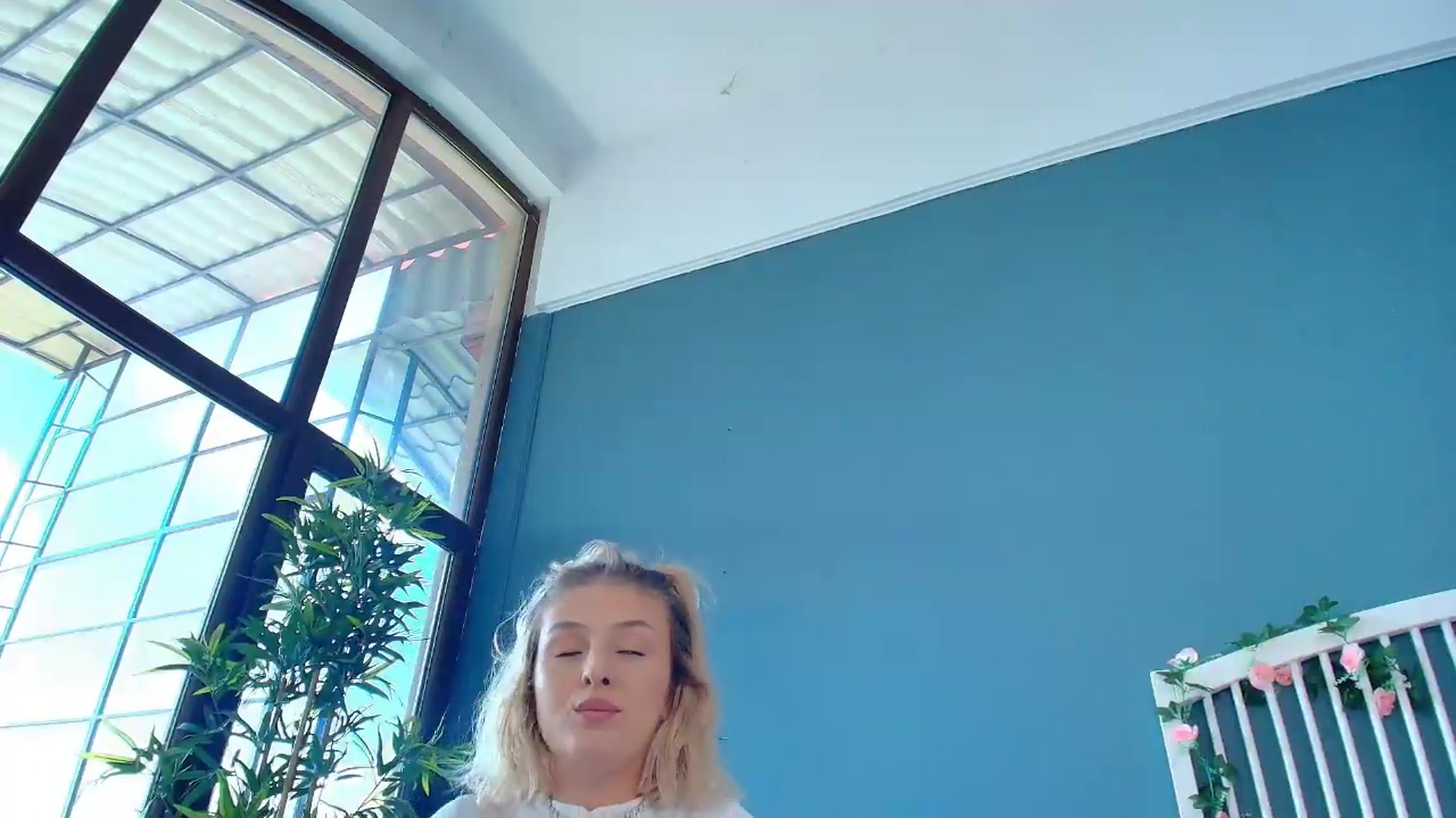 Gallery image thumbnail from AlicePirce's myfreecams stream on, 08/10/2026, 10:38 image 5 of 20
