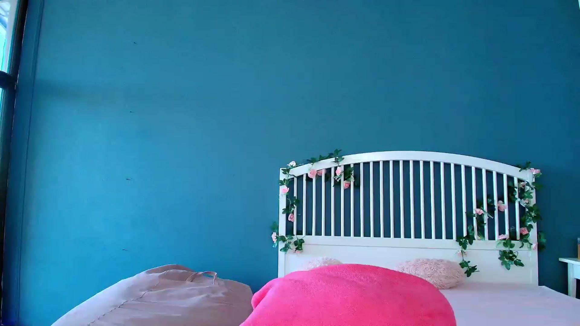 Gallery image thumbnail from AlicePirce's myfreecams stream on, 08/13/2026, 11:14 image 2 of 20
