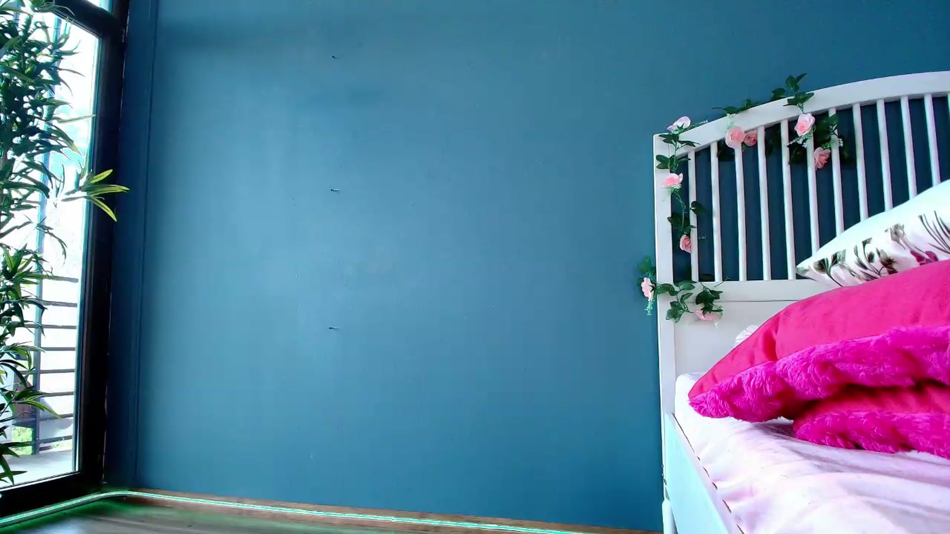 Gallery image thumbnail from AlicePirce's myfreecams stream on, 08/19/2026, 11:10 image 9 of 20