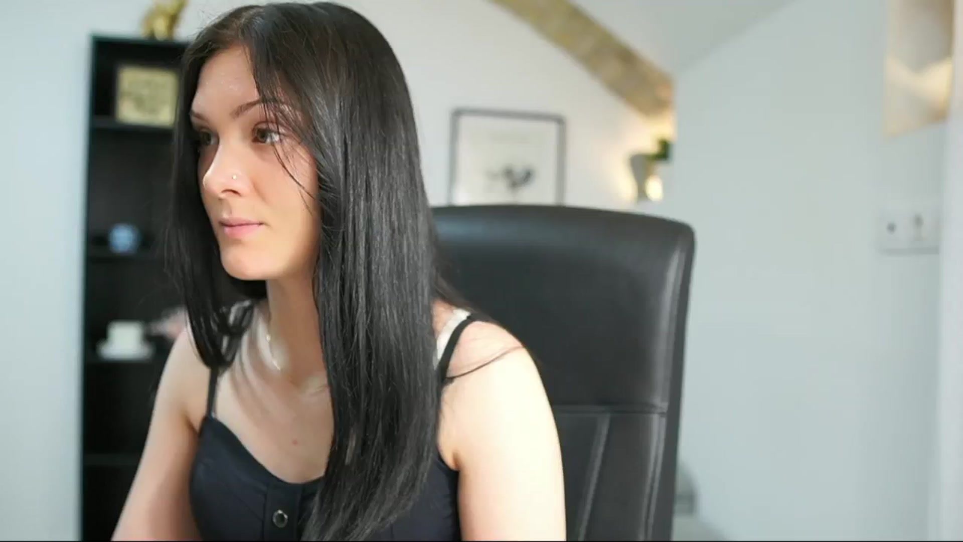 Gallery image thumbnail from AlicePre's myfreecams stream on, 04/12/2025, 13:03 image 14 of 20