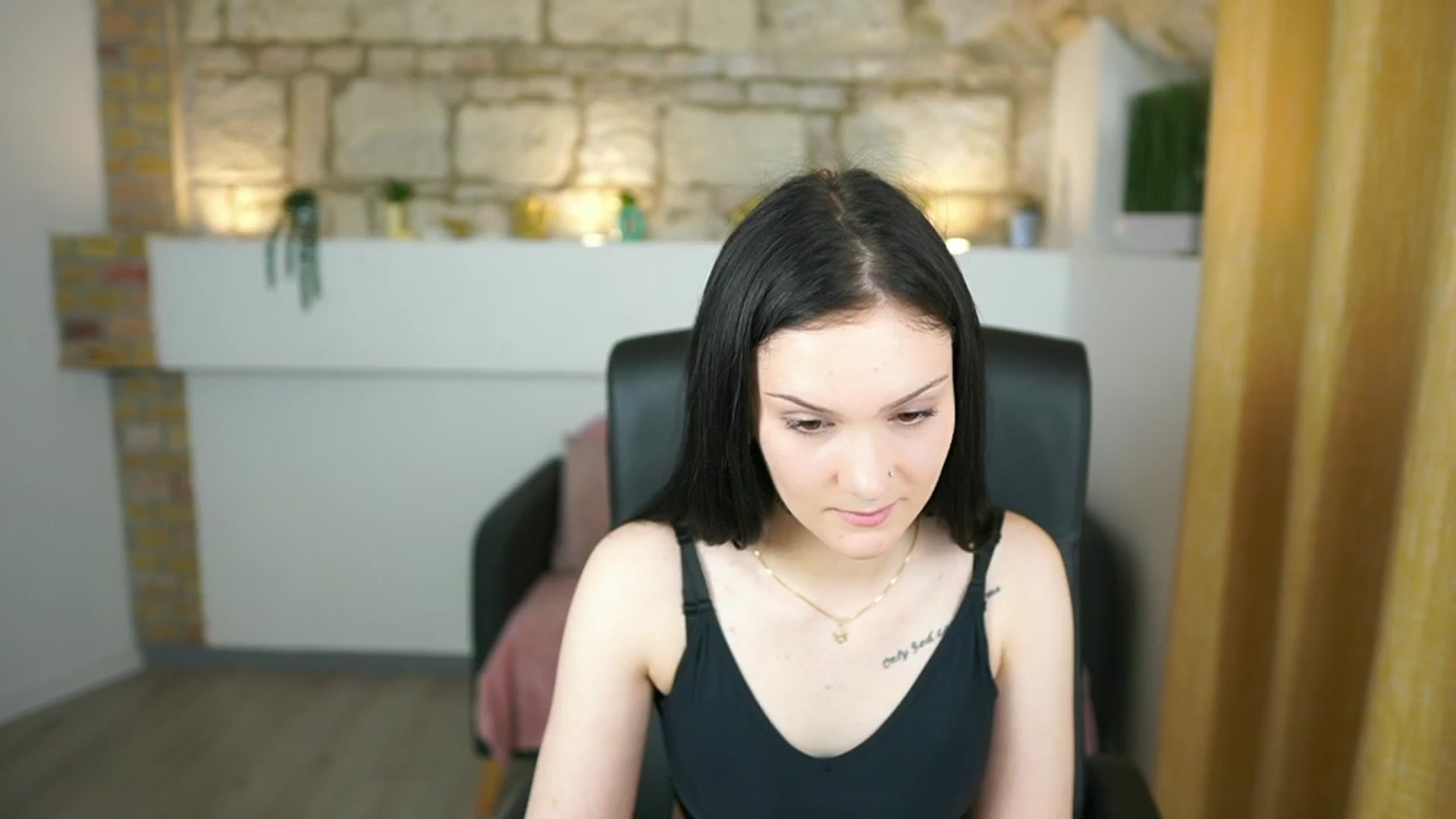 Gallery image thumbnail from AlicePre's myfreecams stream on, 04/16/2025, 14:35 image 20 of 20