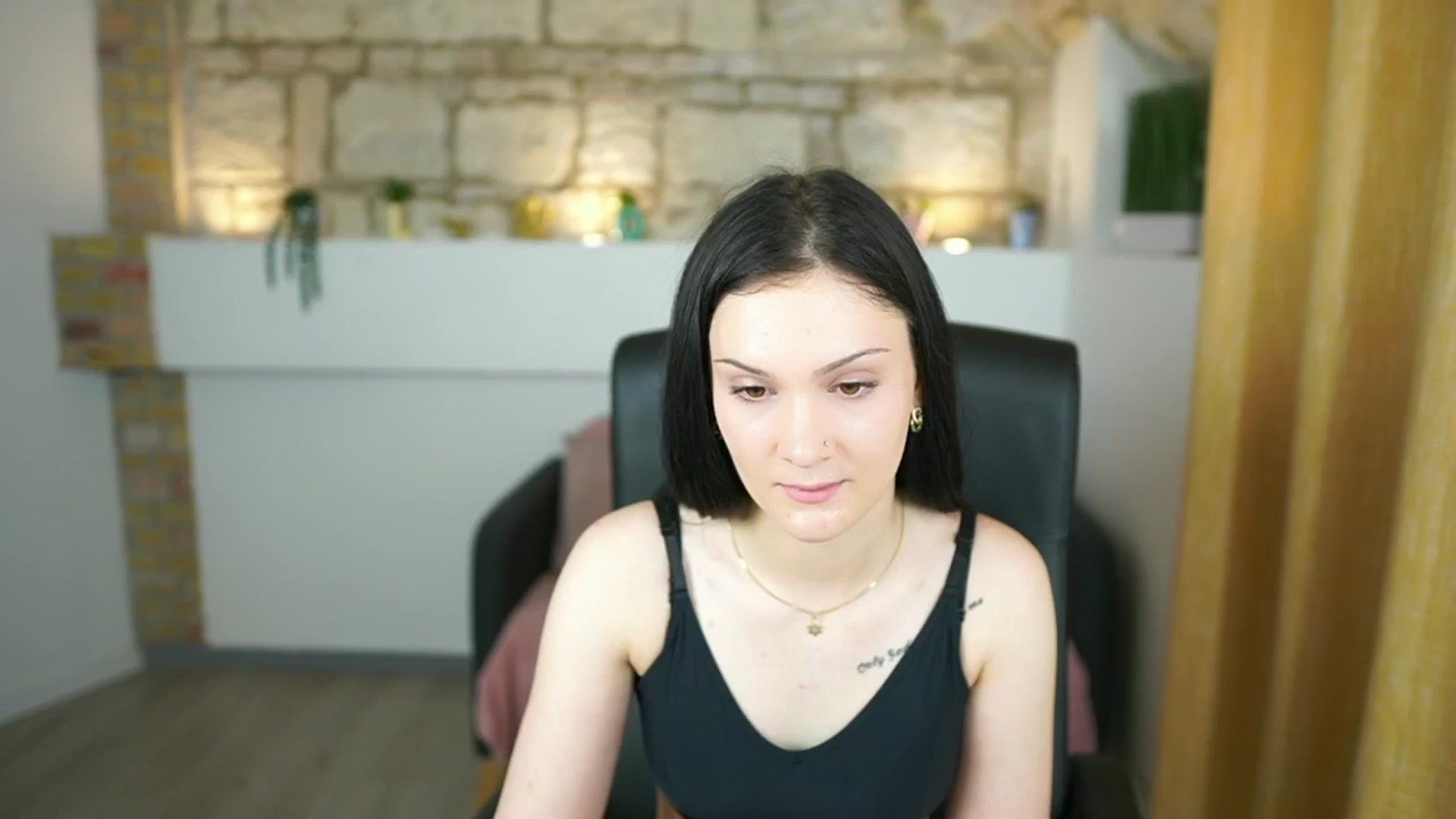 Gallery image thumbnail from AlicePre's myfreecams stream on, 04/16/2025, 14:35 image 8 of 20
