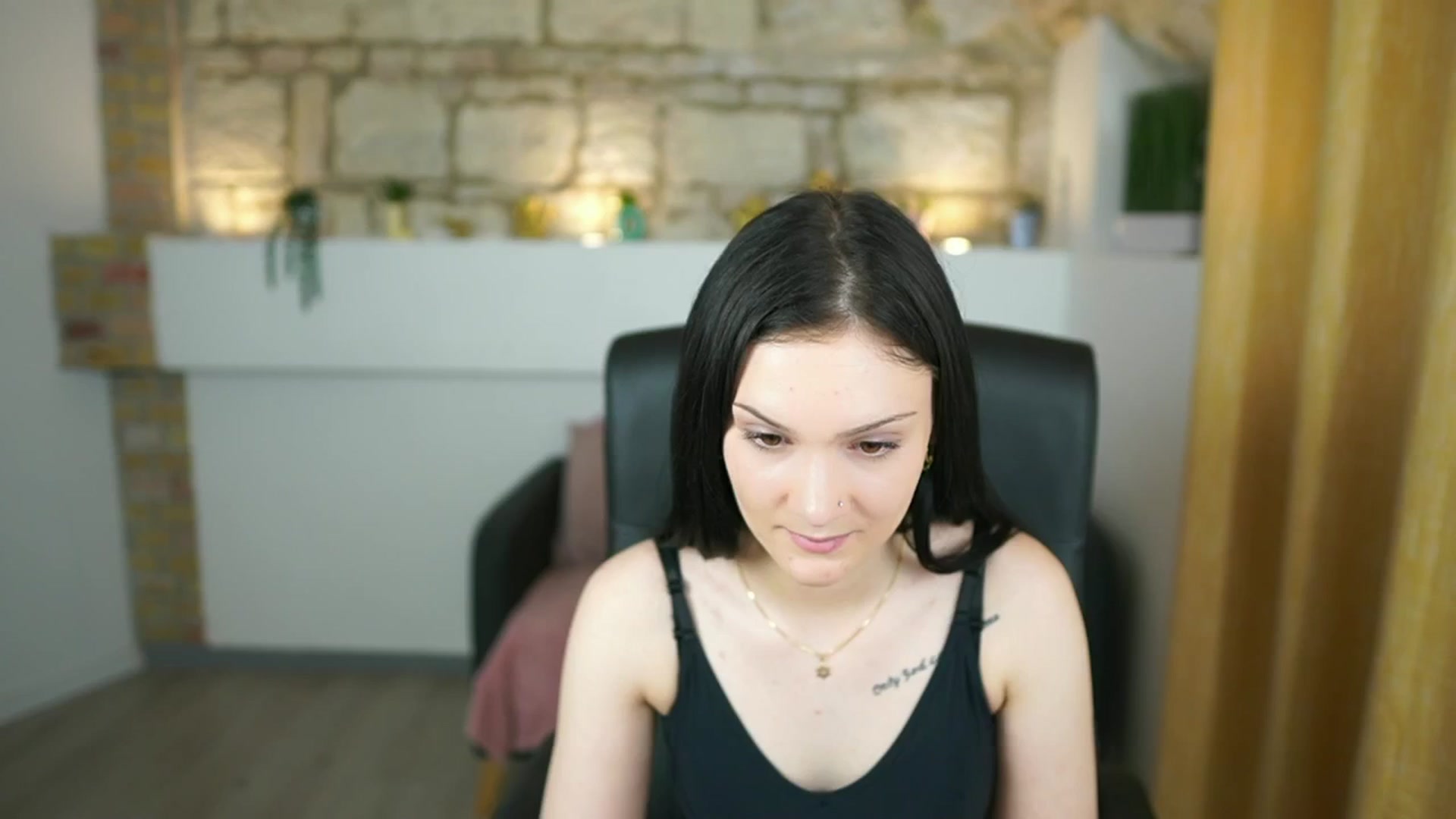 Gallery image thumbnail from AlicePre's myfreecams stream on, 04/16/2025, 15:26 image 1 of 20
