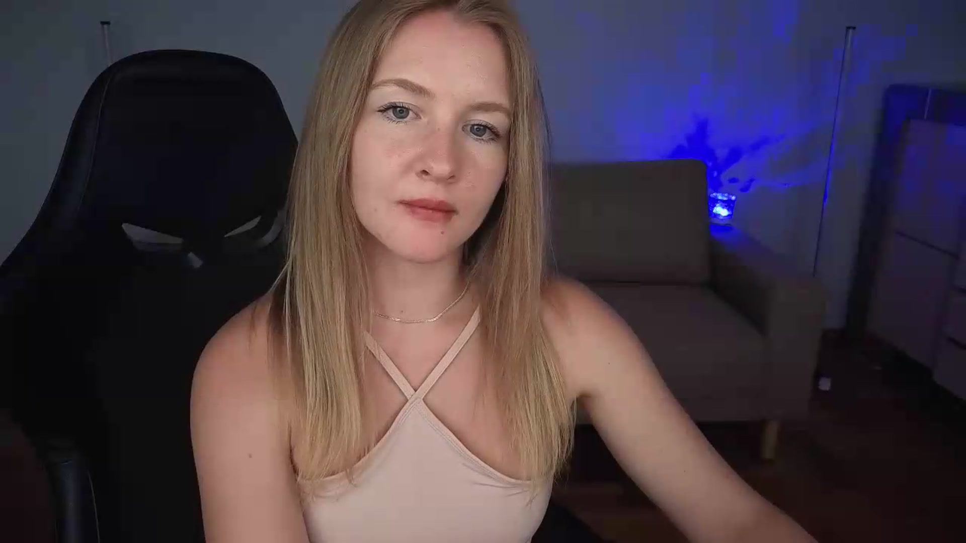Gallery image thumbnail from AliceSi's myfreecams stream on, 07/04/2026, 18:54 image 9 of 20