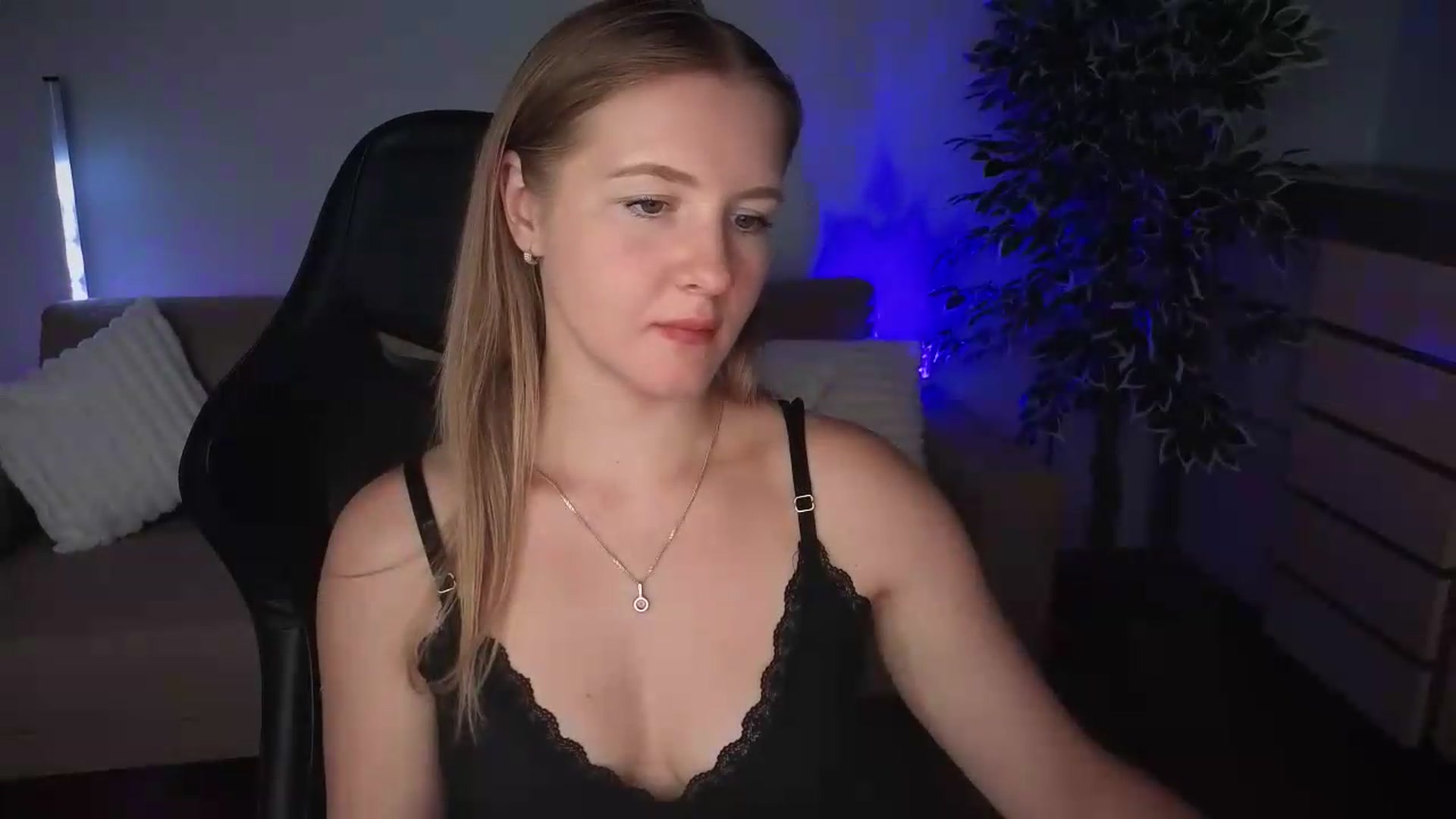Gallery image thumbnail from AliceSi's myfreecams stream on, 07/11/2026, 18:34 image 5 of 20