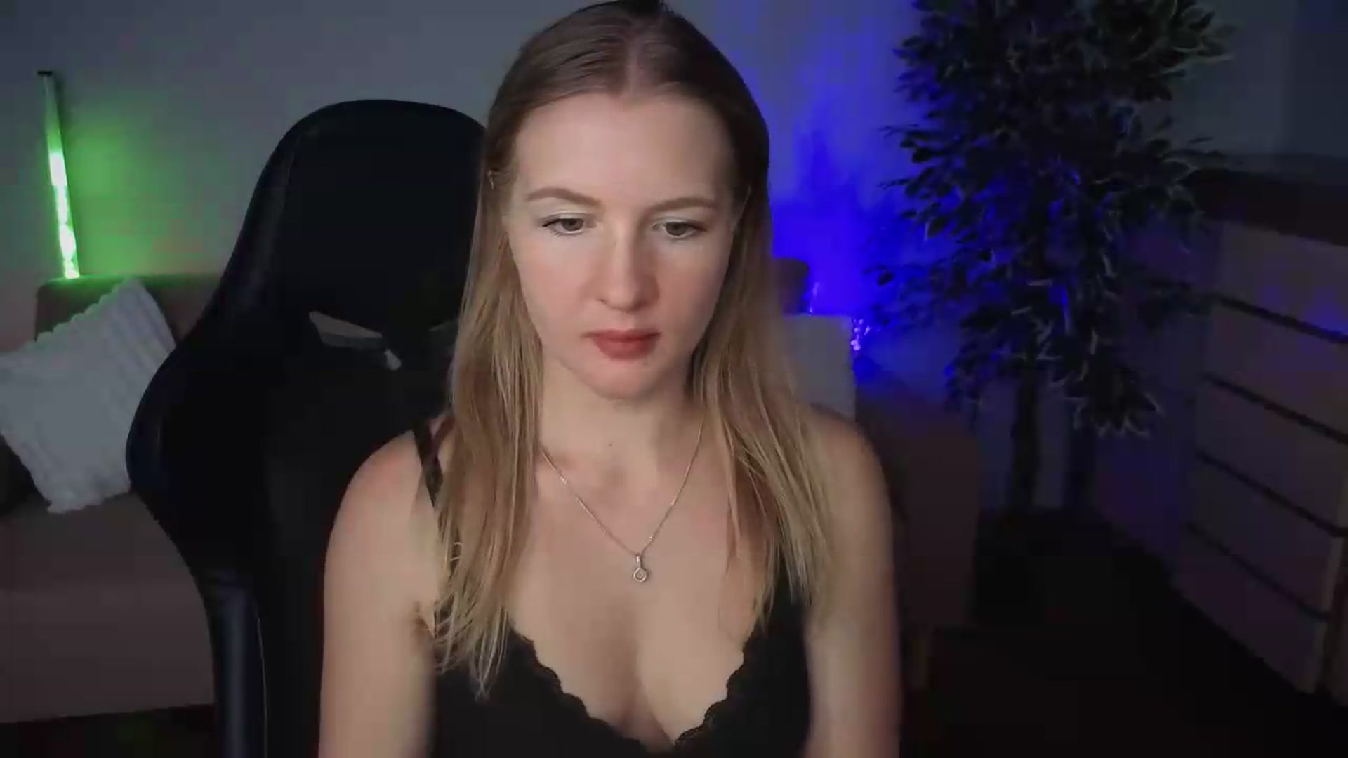 Gallery image thumbnail from AliceSi's myfreecams stream on, 07/11/2026, 18:34 image 14 of 20