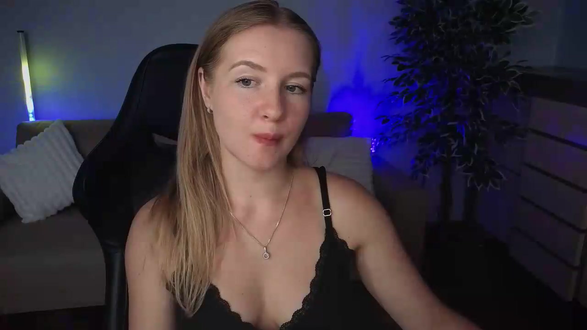 Gallery image thumbnail from AliceSi's myfreecams stream on, 07/11/2026, 18:34 image 3 of 20