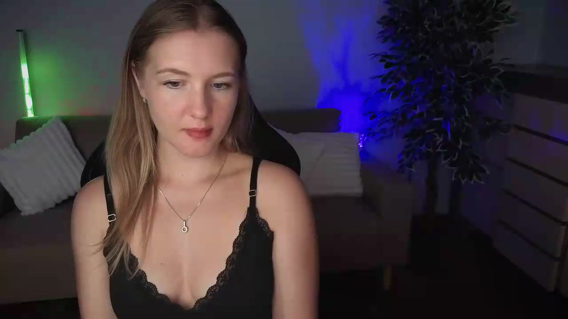 Gallery image thumbnail from AliceSi's myfreecams stream on, 07/11/2026, 18:34 image 10 of 20
