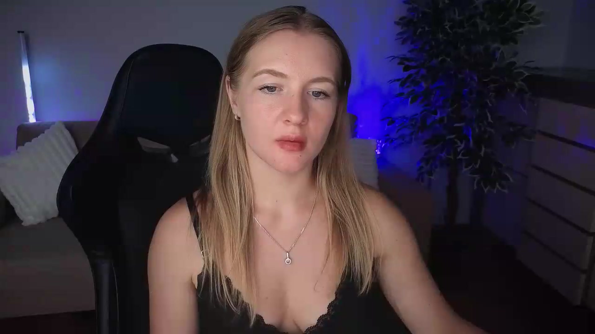 Gallery image thumbnail from AliceSi's myfreecams stream on, 07/11/2026, 18:34 image 17 of 20