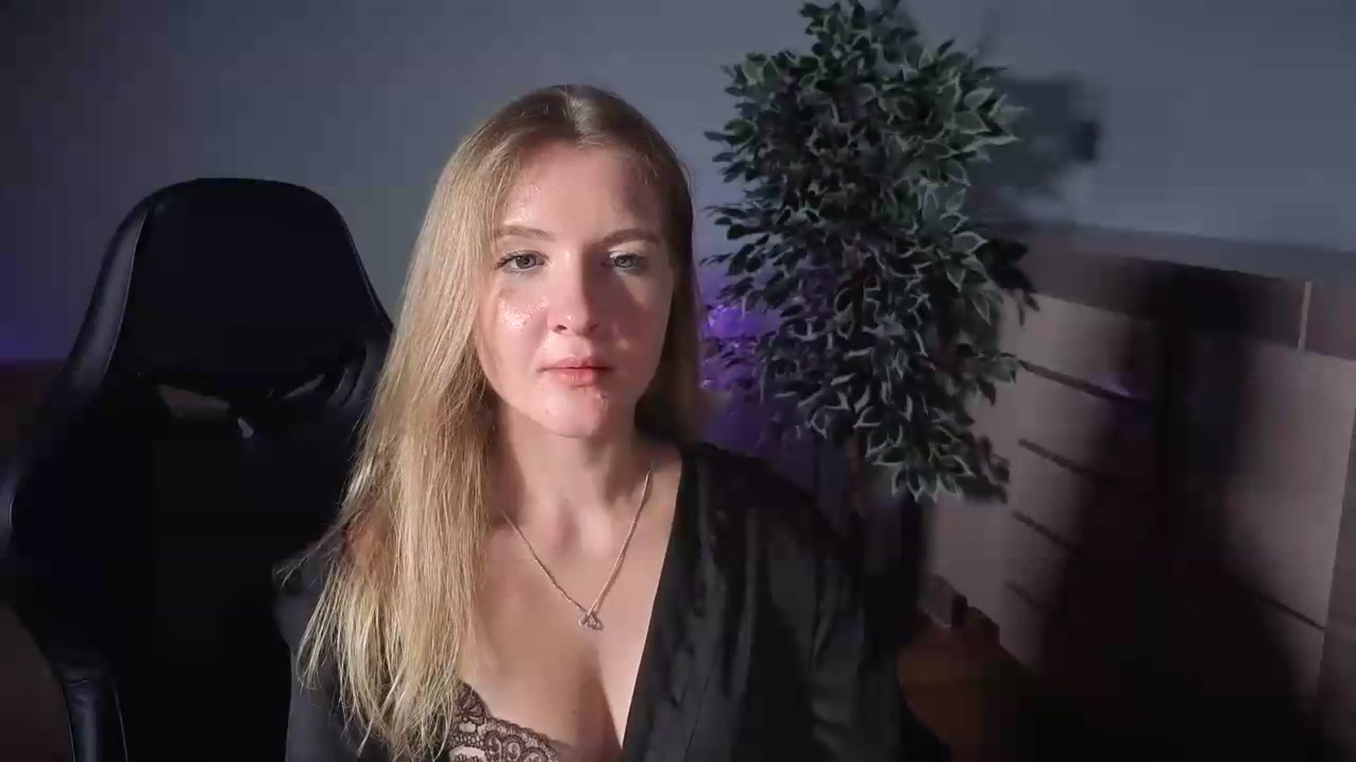 Gallery image thumbnail from AliceSi's myfreecams stream on, 07/13/2026, 15:33 image 5 of 20
