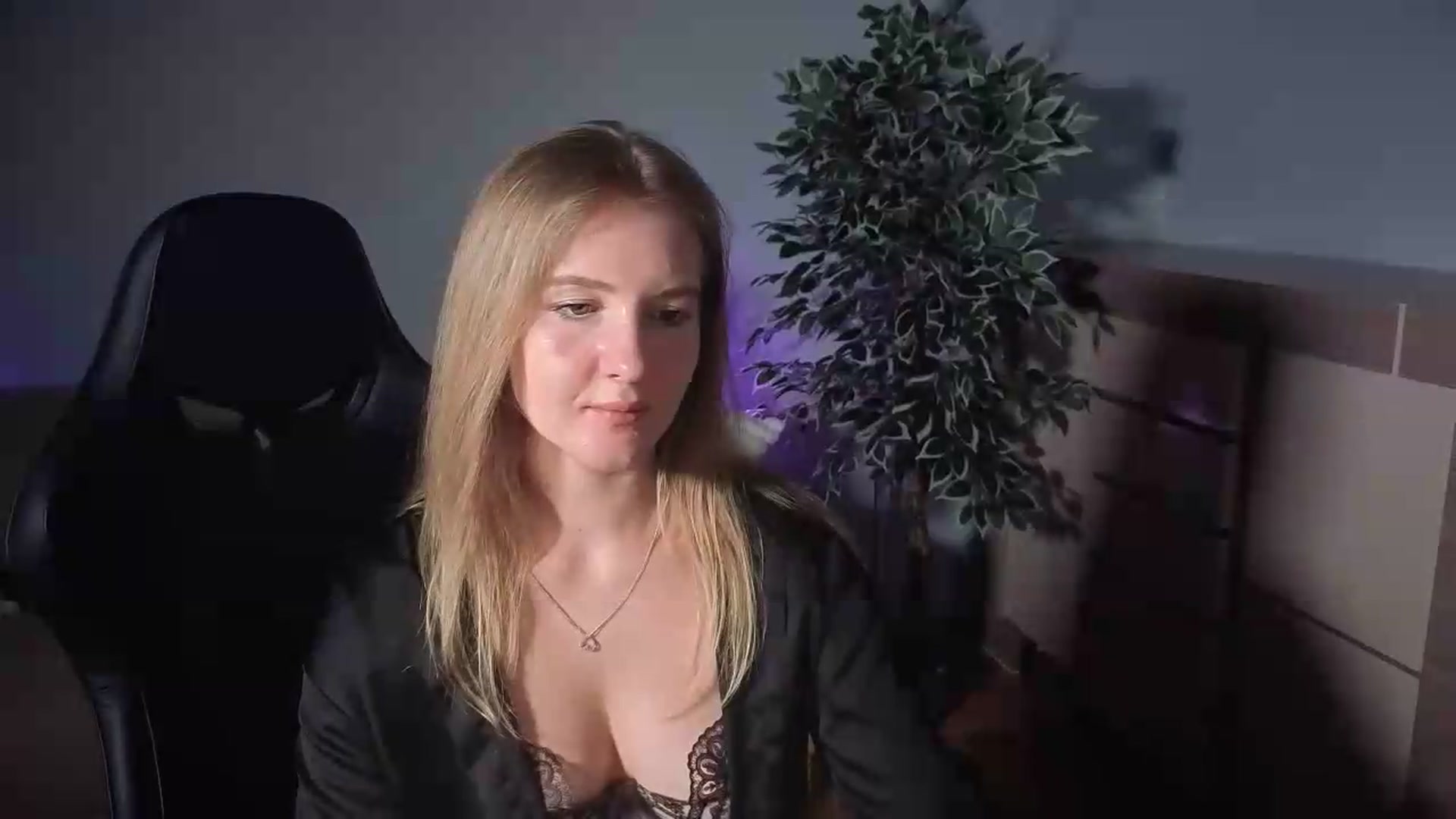 Gallery image thumbnail from AliceSi's myfreecams stream on, 07/13/2026, 15:33 image 15 of 20