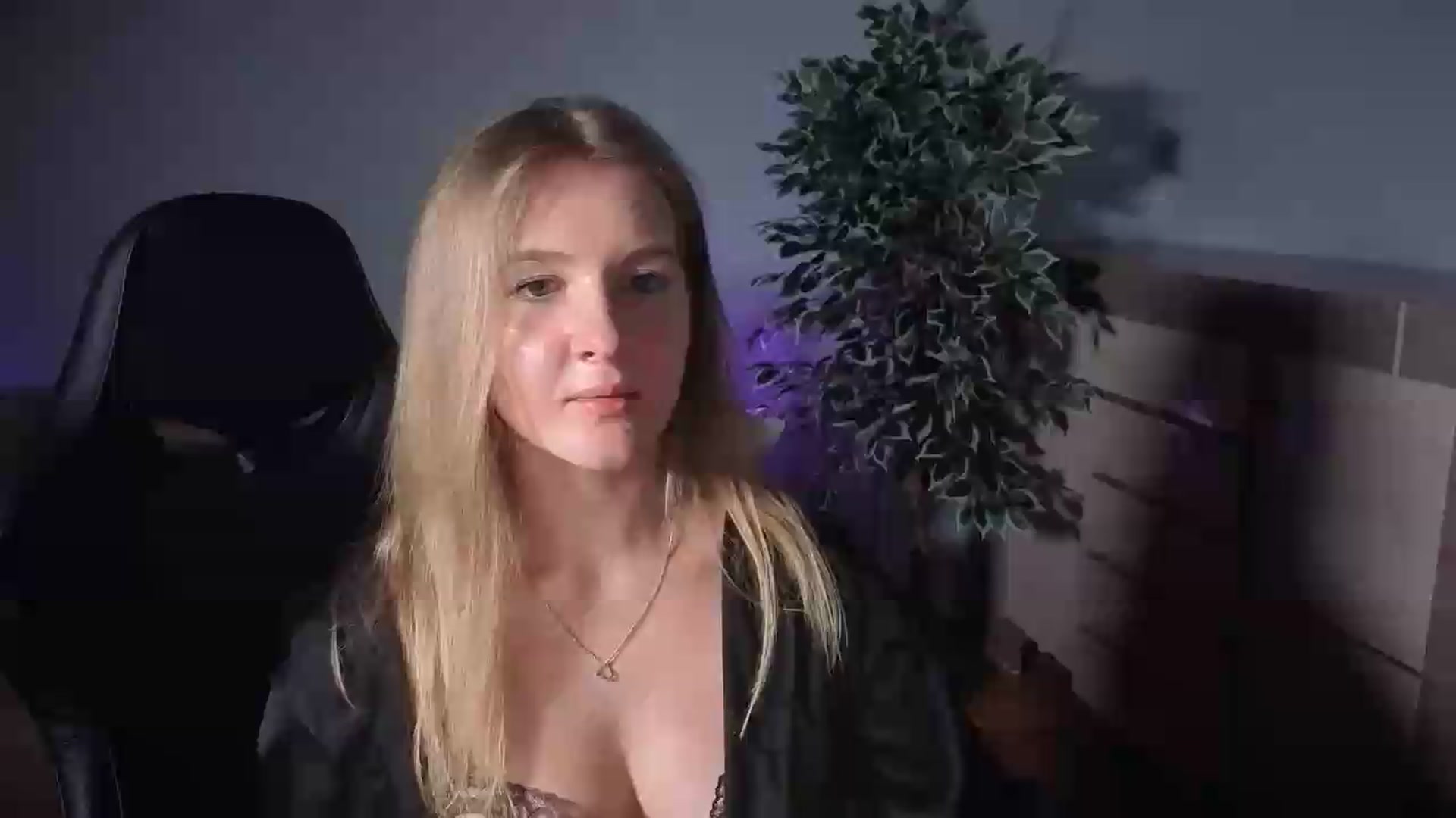 Gallery image thumbnail from AliceSi's myfreecams stream on, 07/13/2026, 15:33 image 8 of 20